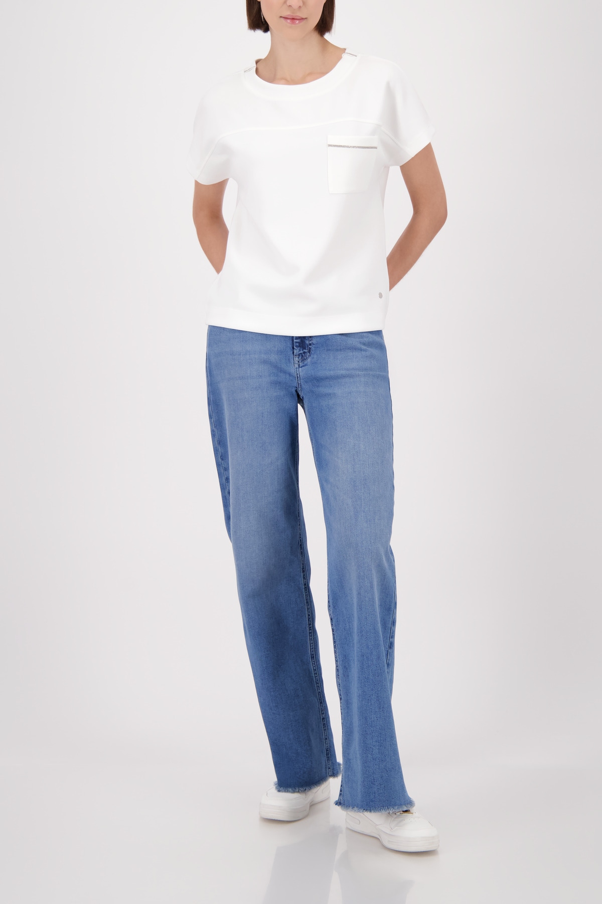 Monari Sweatshirt »Sweatshirt Basic Kette«, funkelnde Schmuck-Details, Rundhalsausschnitt, bequeme Passform

