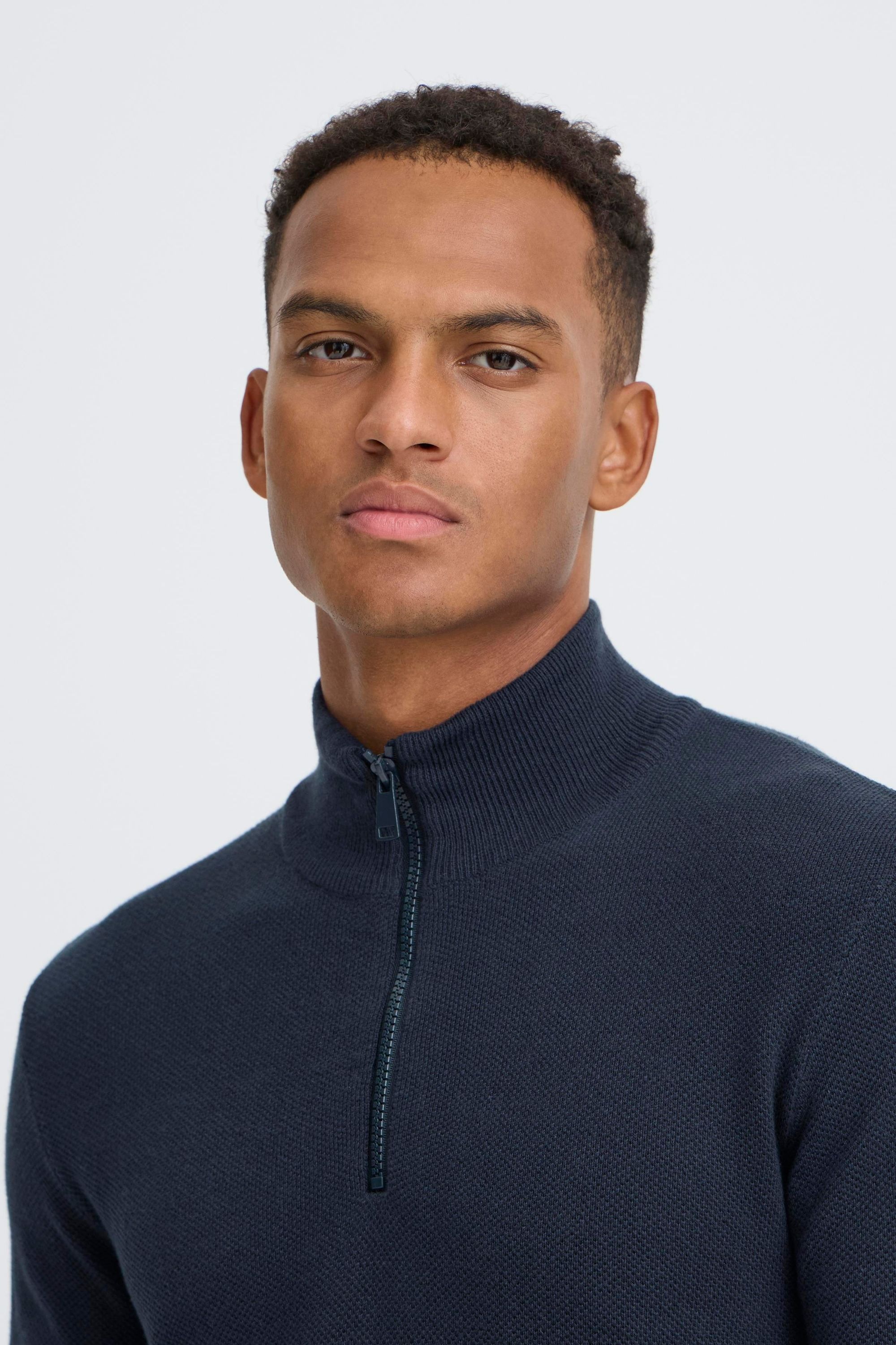 Blend Troyer »BHBartel« Klassischer Feinstrick-Pullover mit Stehkragen und Reißverschluss