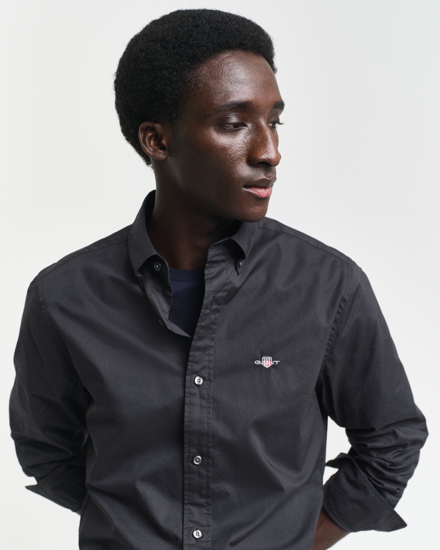 Gant Langarmhemd »Slim Fit Popeline Hemd leichte Baumwolle strapazierfähig pflegeleicht«, mit klassischer Logostickerei auf der Brust