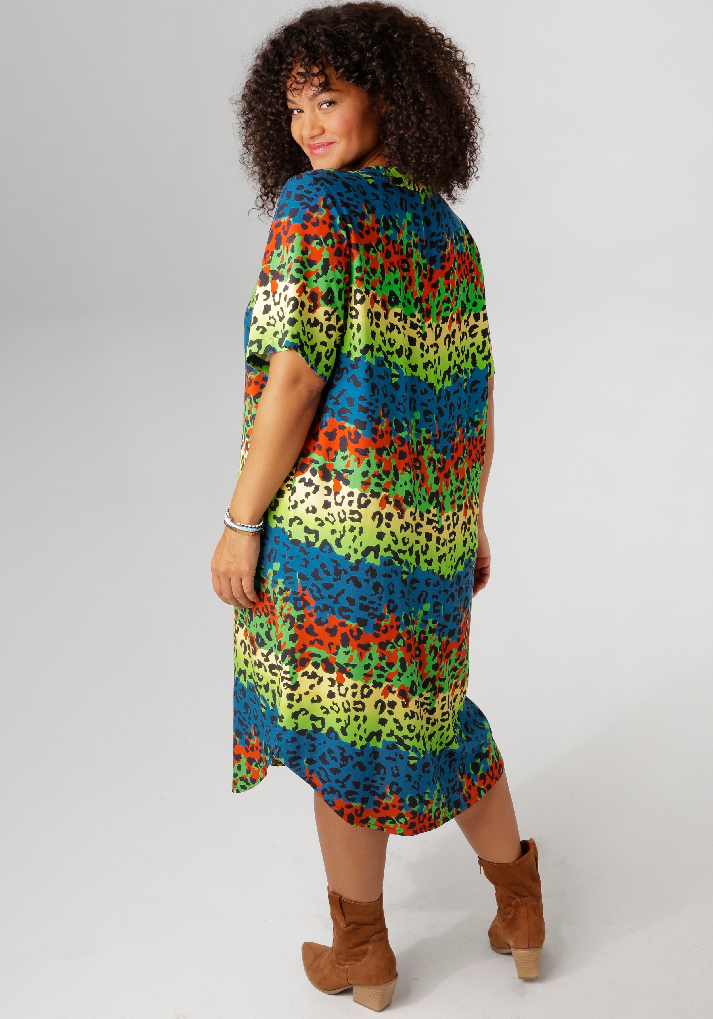 Thumbnail - Aniston PLUS Blusenkleid mit farbenfrohem Animal-Print