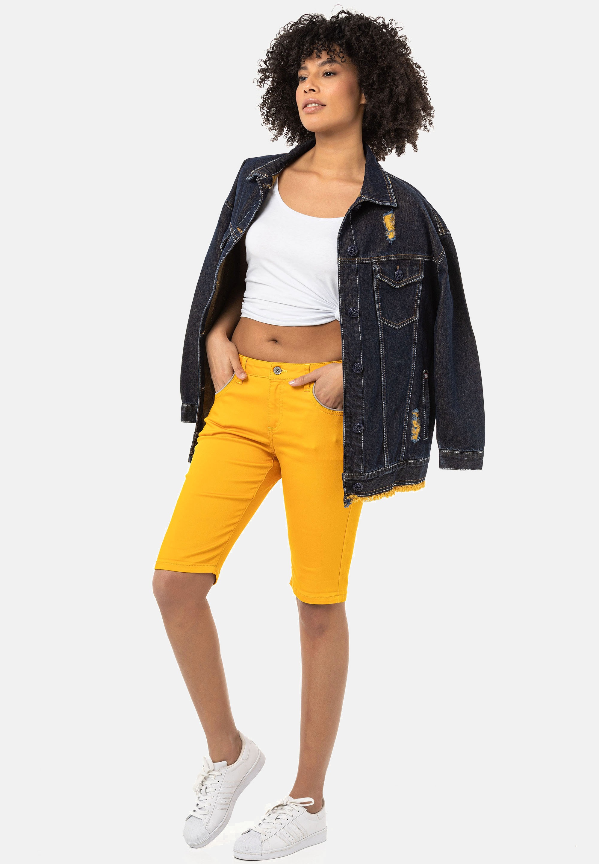 Cipo & Baxx Shorts, in extravagantem Look