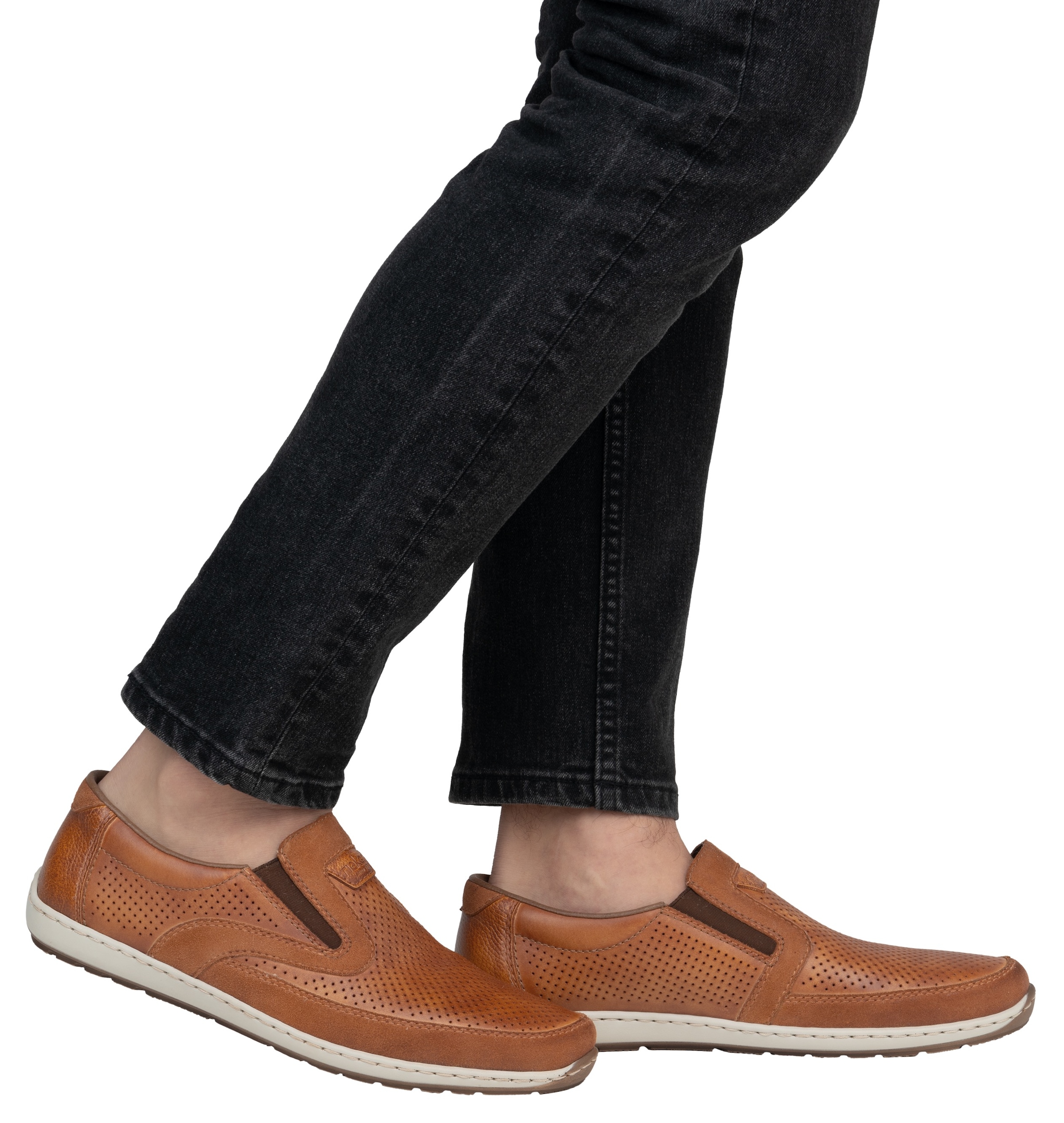 Rieker Slipper, Loafer, Schlupfschuh, seitliche Stretcheinsätze und Perforation