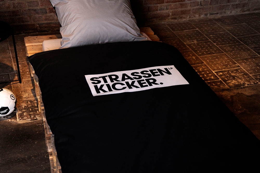 Wendebettwäsche »Strassenkicker by Lukas Podolski«, (2 tlg.), mit tollem Motiv