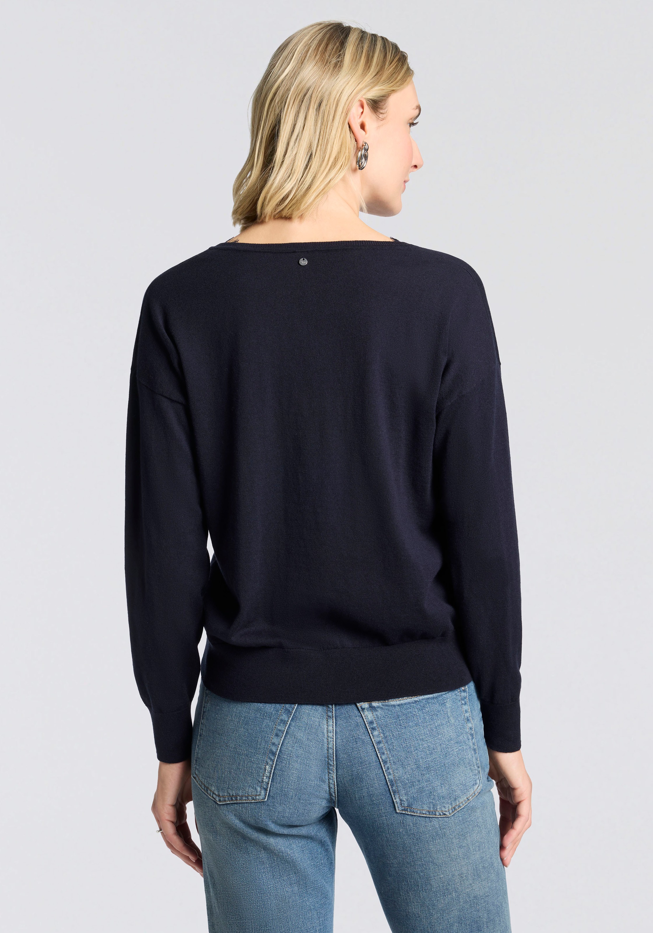 BOSS ORANGE Strickpullover »Fettuccini Premium Damenmode«, V-Ausschnitt mit Spitzendetails