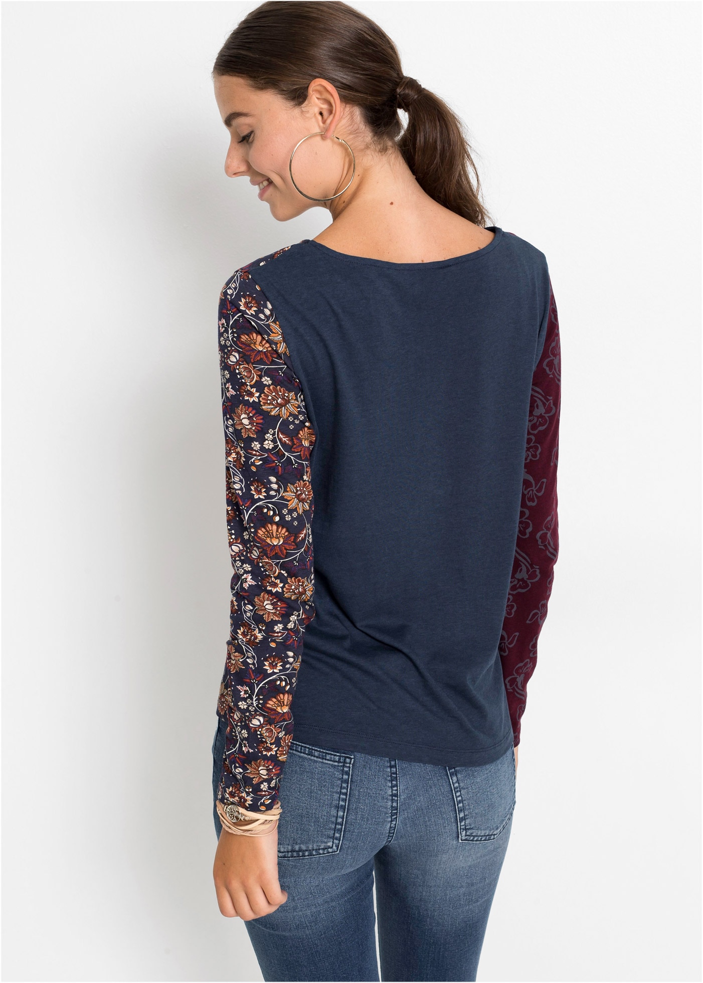 bonprix Langarmshirt Material- und Mustermix mit Blumenprint, mit V-Ausschnitt