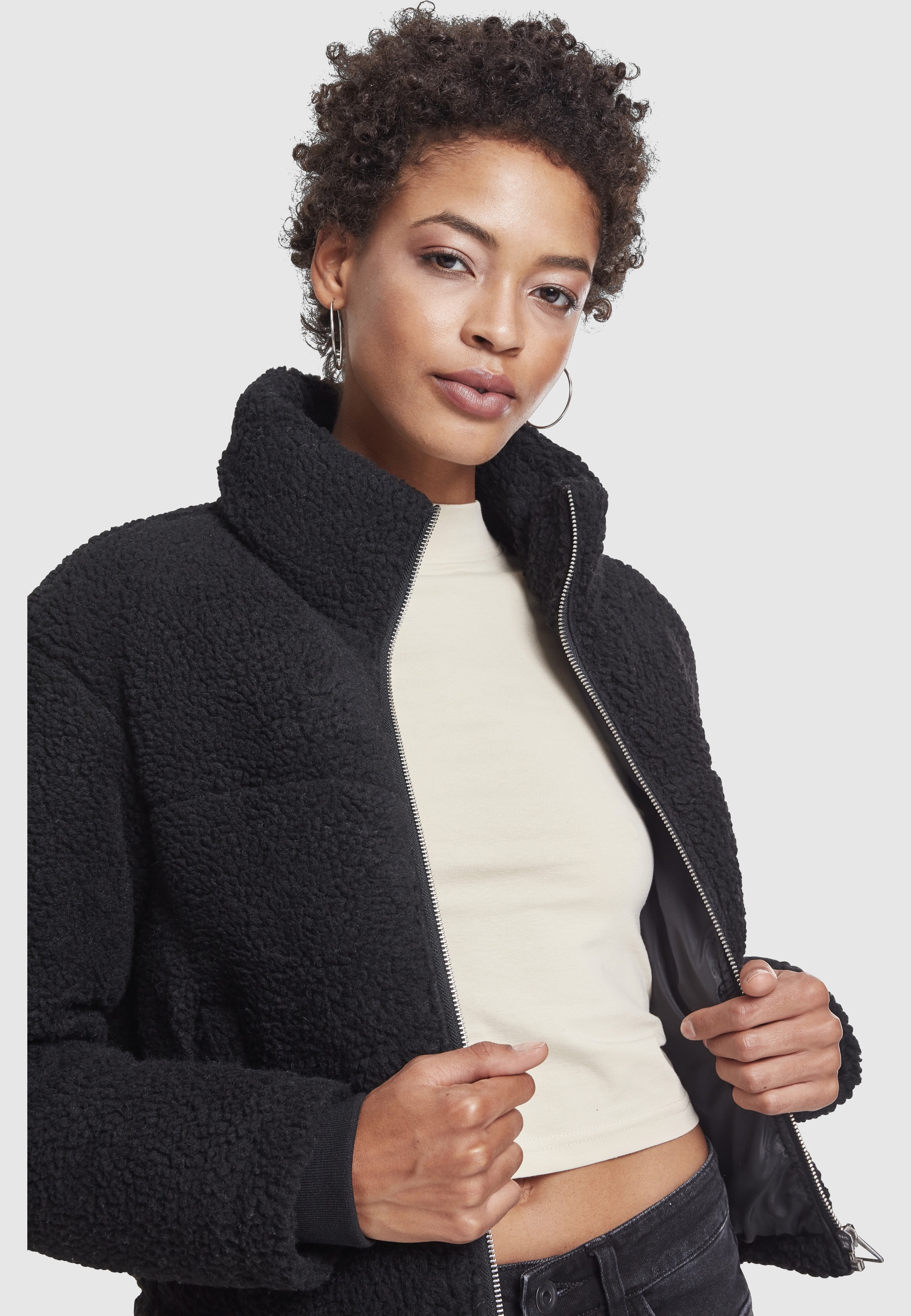 URBAN CLASSICS Winterjacke »Urban Classics Damen Ladies Boxy Sherpa Puffer Jacket« 1 Stk. tlg. ohne Kapuze