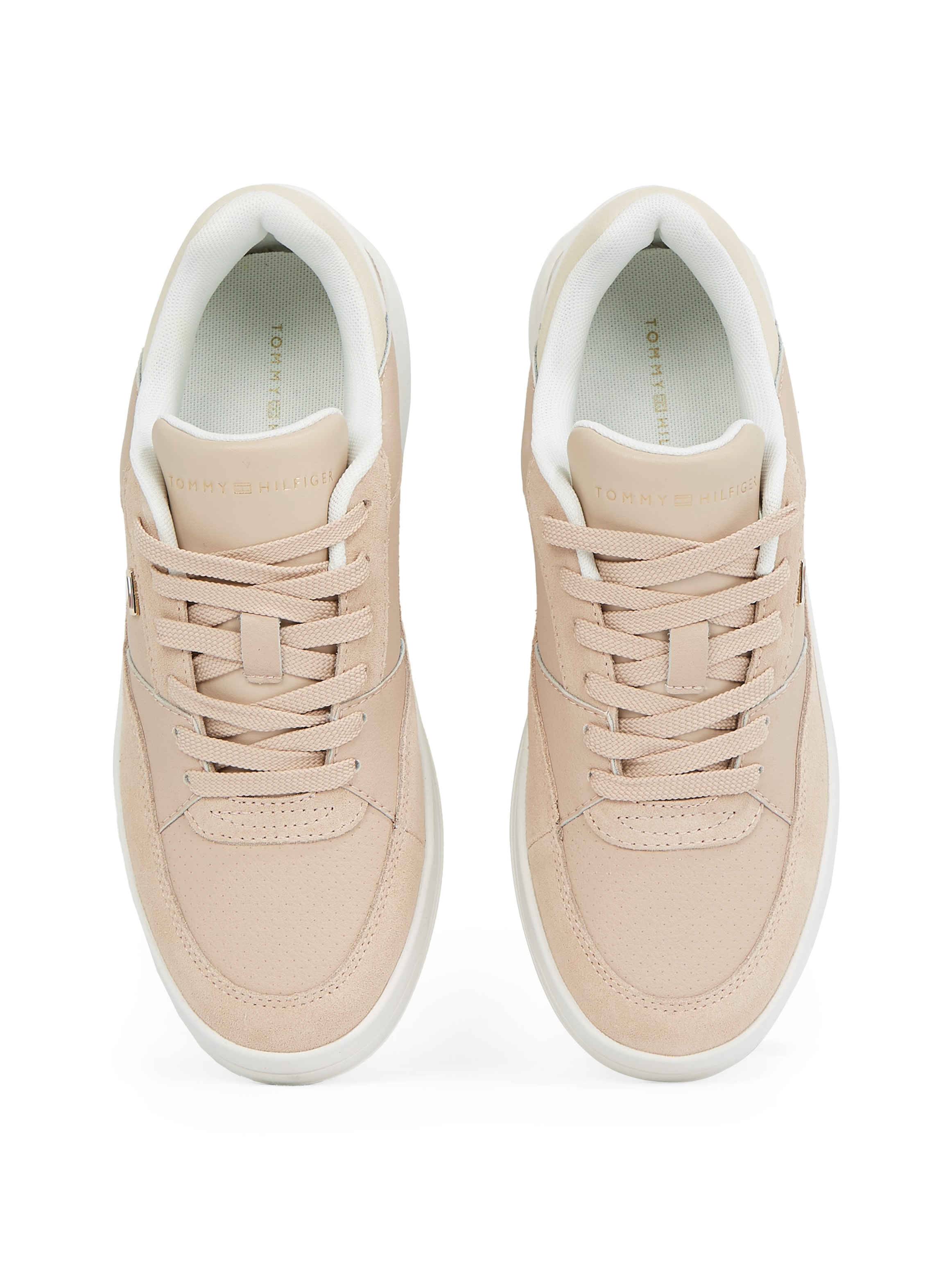 Tommy Hilfiger Plateausneaker »ESSENT BASKET SNEAKER METALLIC«, Freizeitschuh, Halbschuh, Schnürschuh mit seitlicher Logoflagge