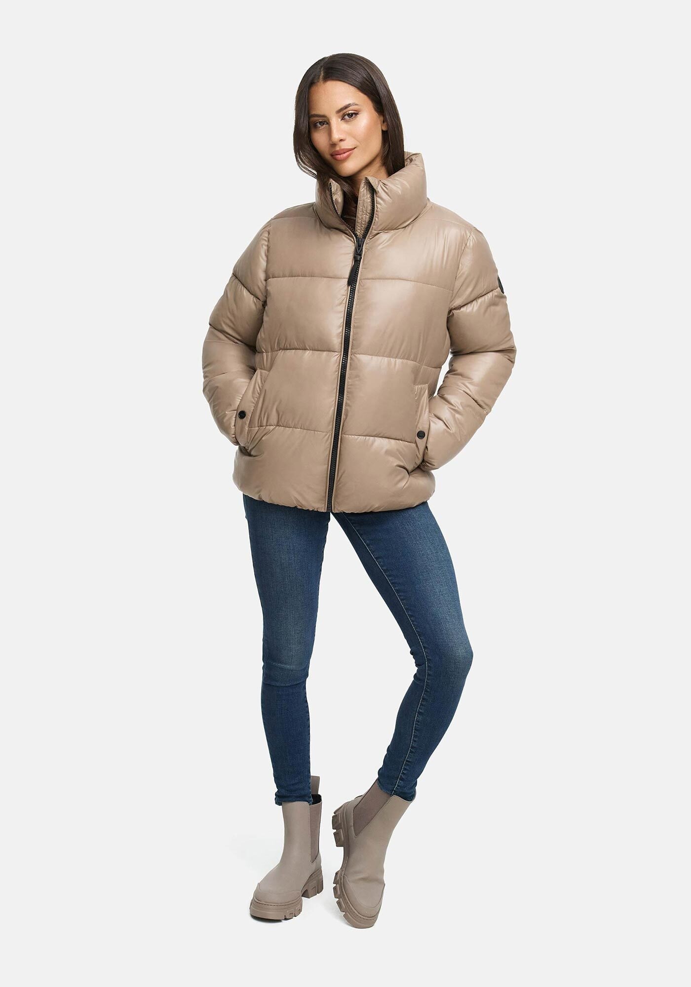 Marikoo Winterjacke "Hazalee" mit leicht gläzendem Obermaterial und hohem K günstig online kaufen