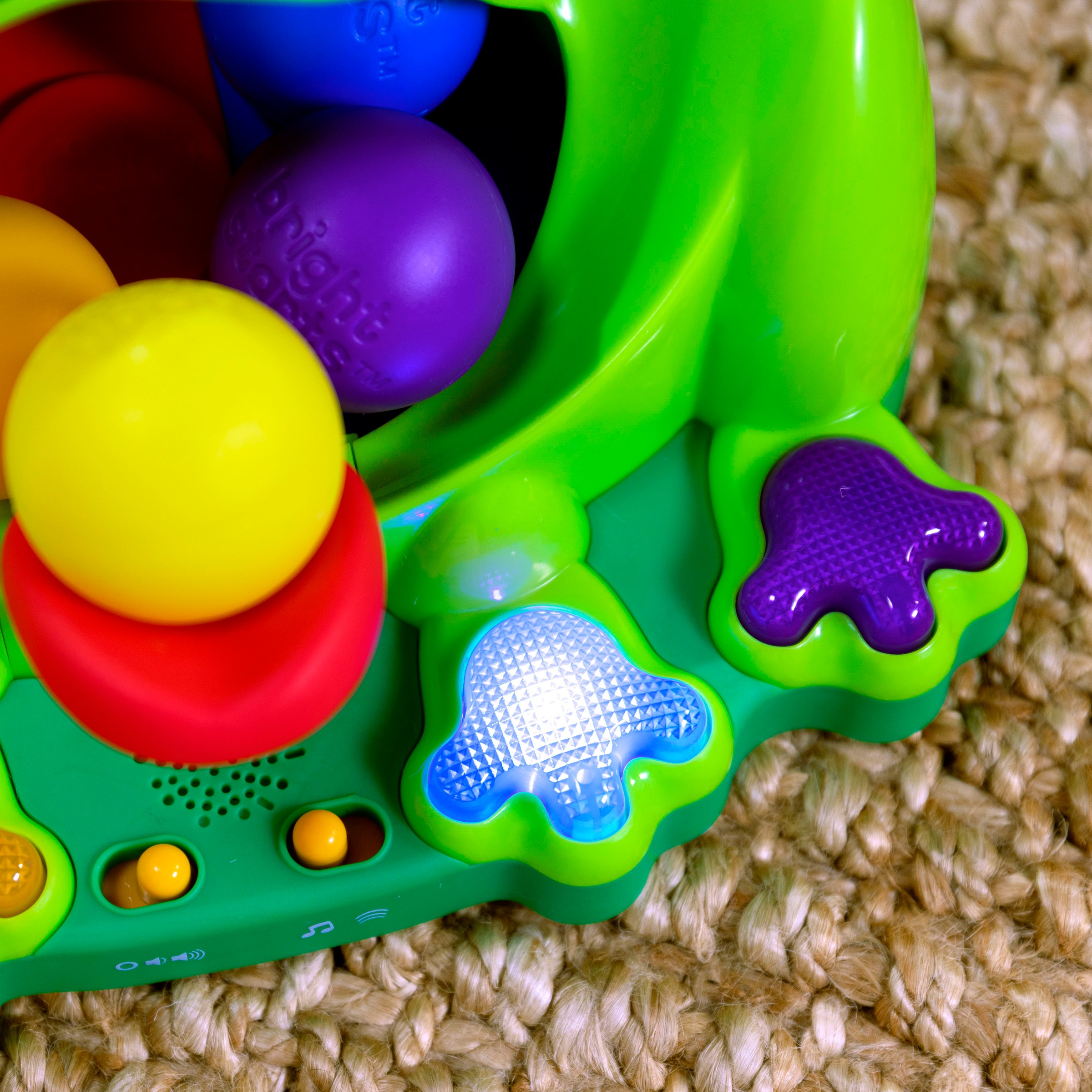 Bright Starts Lernspielzeug »Poppin' Ball Frog Ball Play Toy«, mit Licht und Sound