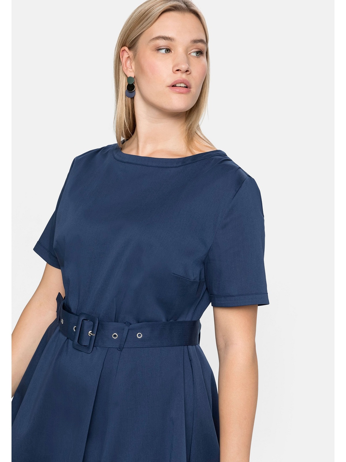 Sheego Cocktailkleid »Große Größen«, mit Gürtel, Reißverschluss und Seitentaschen