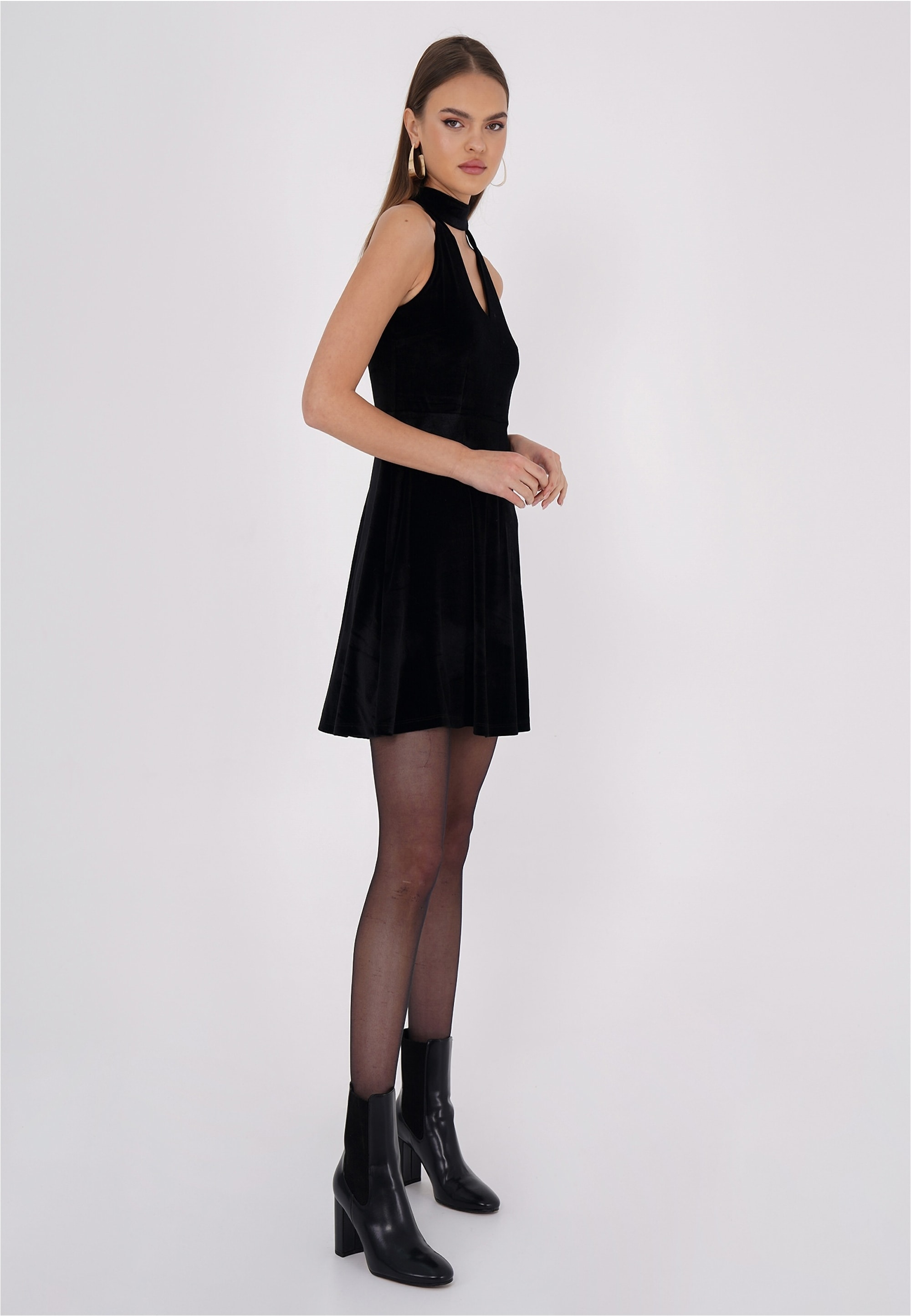 freshlions Jerseykleid »Lolie«, mit raffiniertem Neckholder-Design