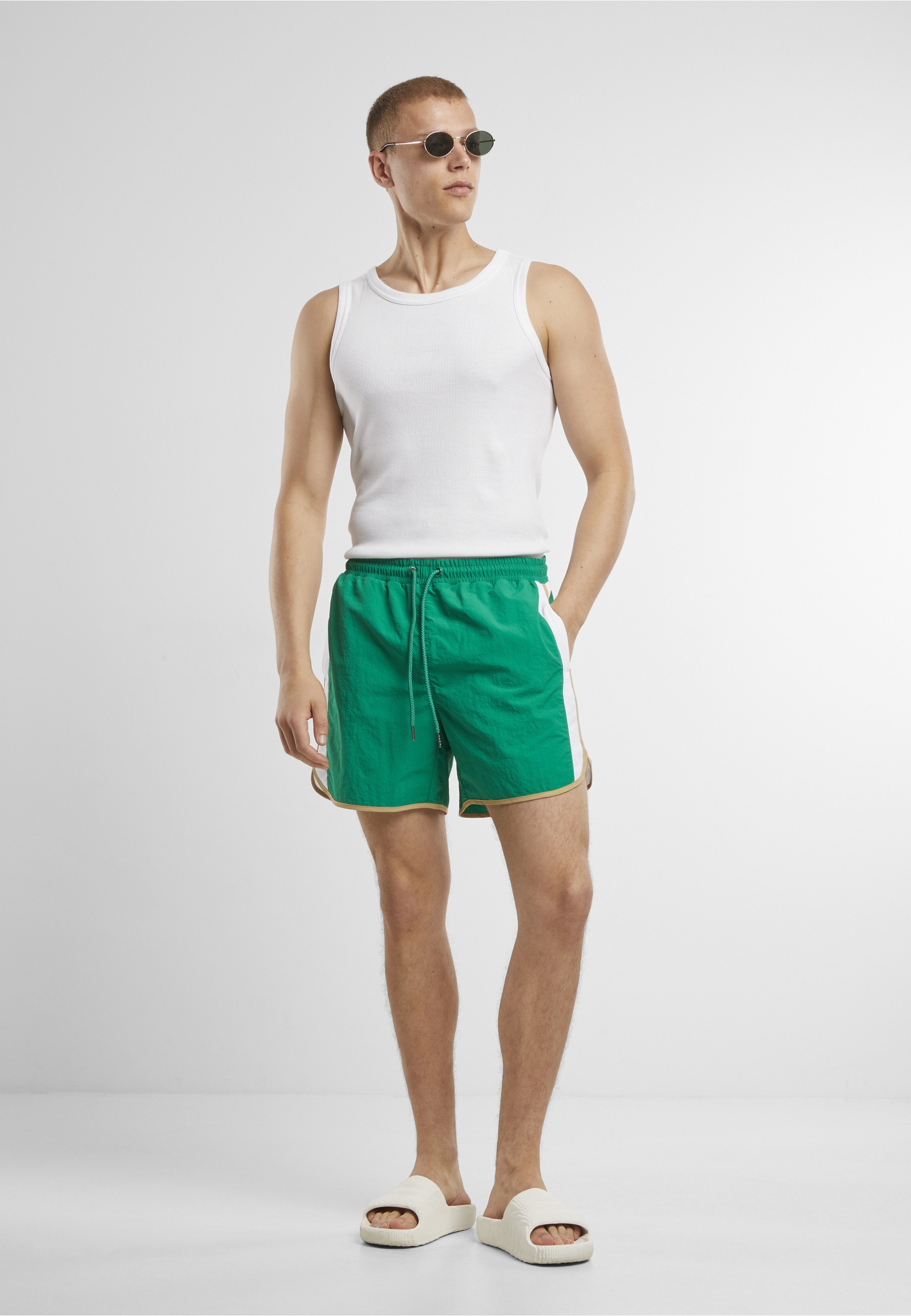 URBAN CLASSICS Badeshorts »Urban Classics Retro Look Swim Shorts«