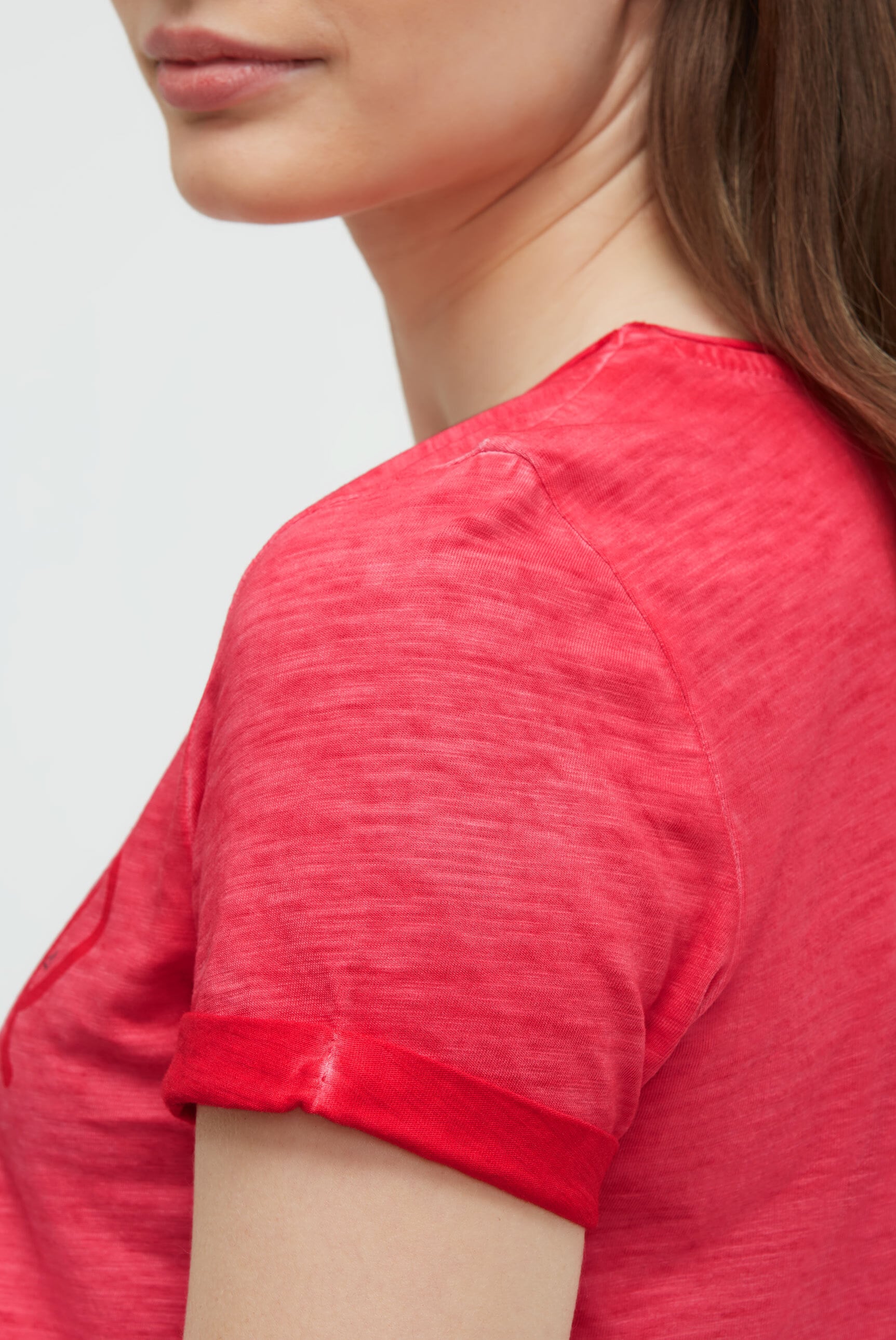 SOCCX Rundhalsshirt mit fixierten Turn-Up-Ärmeln