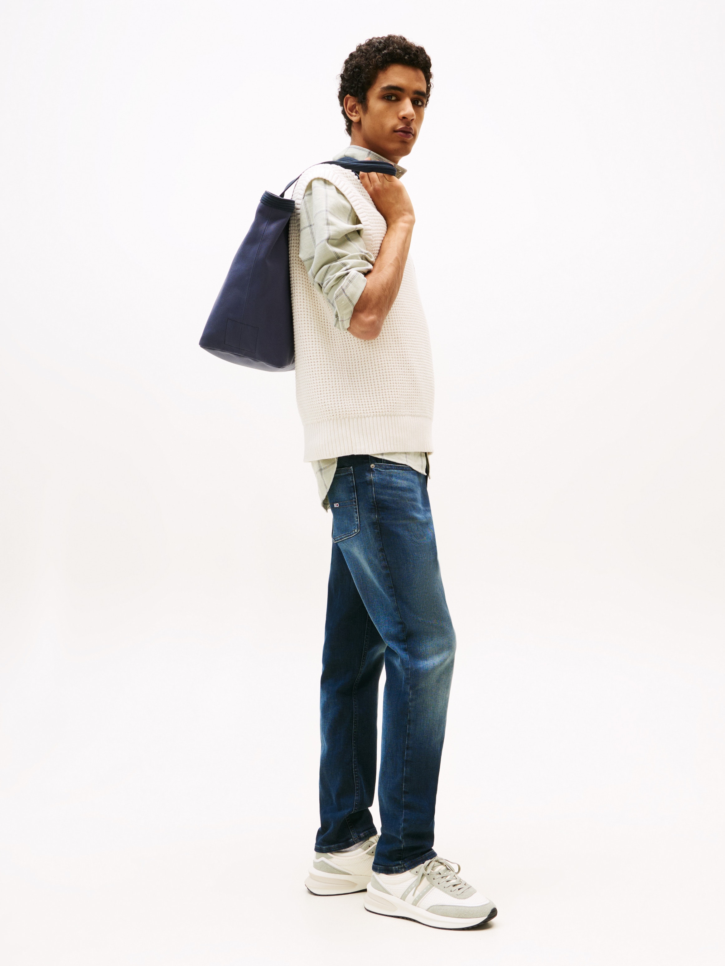 Tommy Jeans Slim-fit-Jeans »SCANTON SLIM«, mit Logoprägung