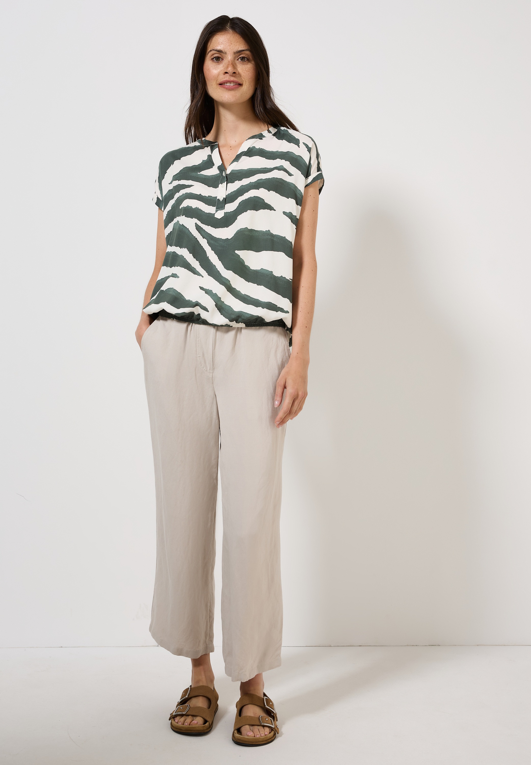 Thumbnail - Cecil Kurzarmbluse mit geschlitztem Rundhalsausschnitt