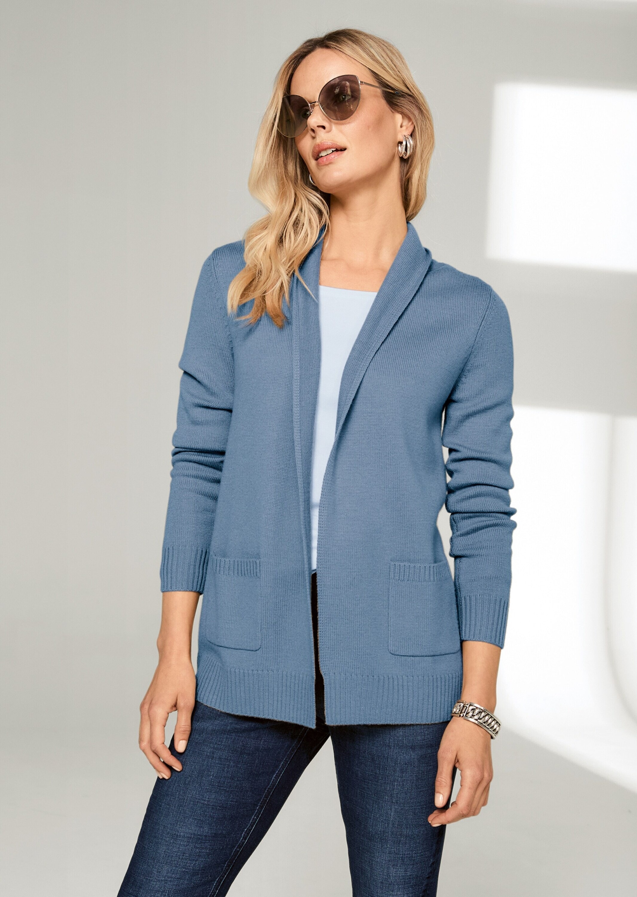 MADELEINE Strickjacke »Strickjacke Verkürzte Schurwolljacke mit Stehkragen«