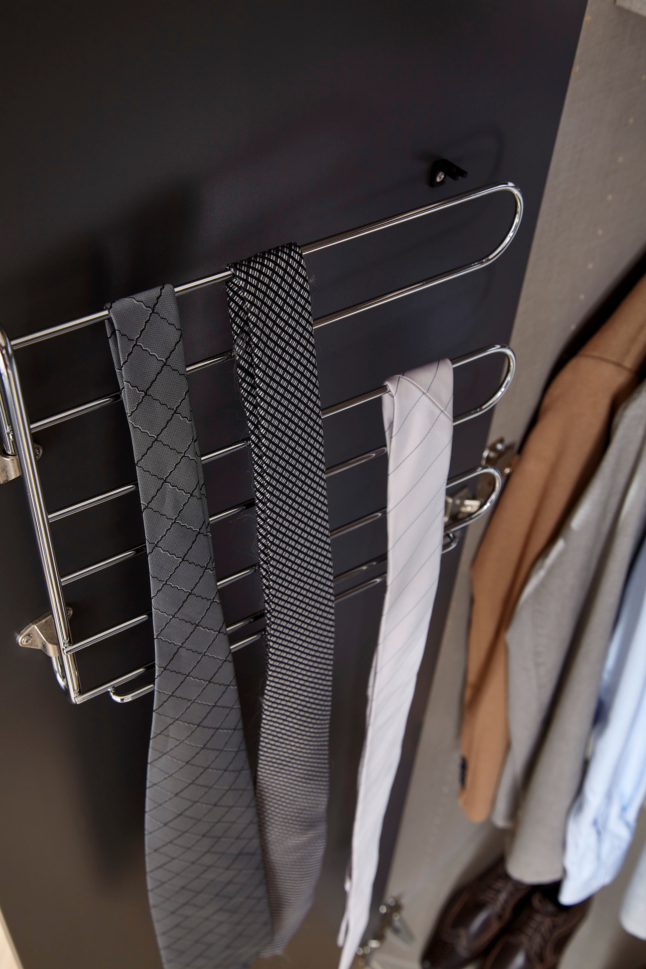 rauch Drehtürenschrank »Purisma« Kleiderschrank Schlafzimmerschrank Schrank, mit umfangreicher Innenausstattung