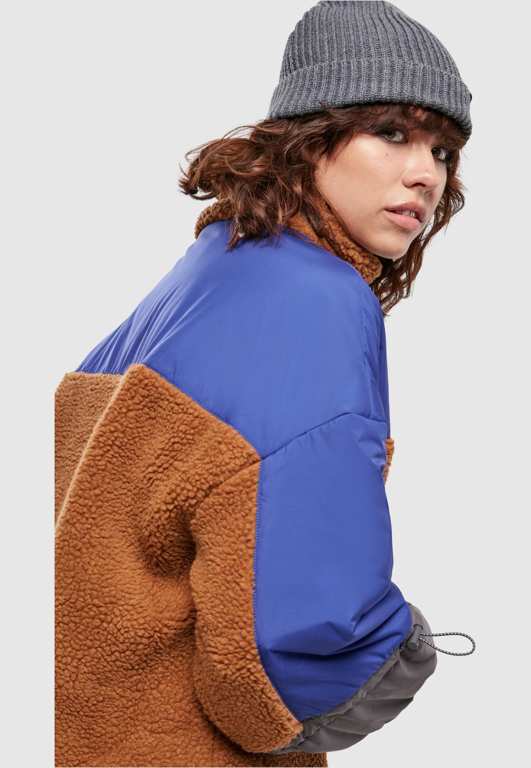 URBAN CLASSICS Allwetterjacke »Urban Classics Damen Ladies Sherpa 3-Tone Pull Over Jacket«, (1 St.), ohne Kapuze