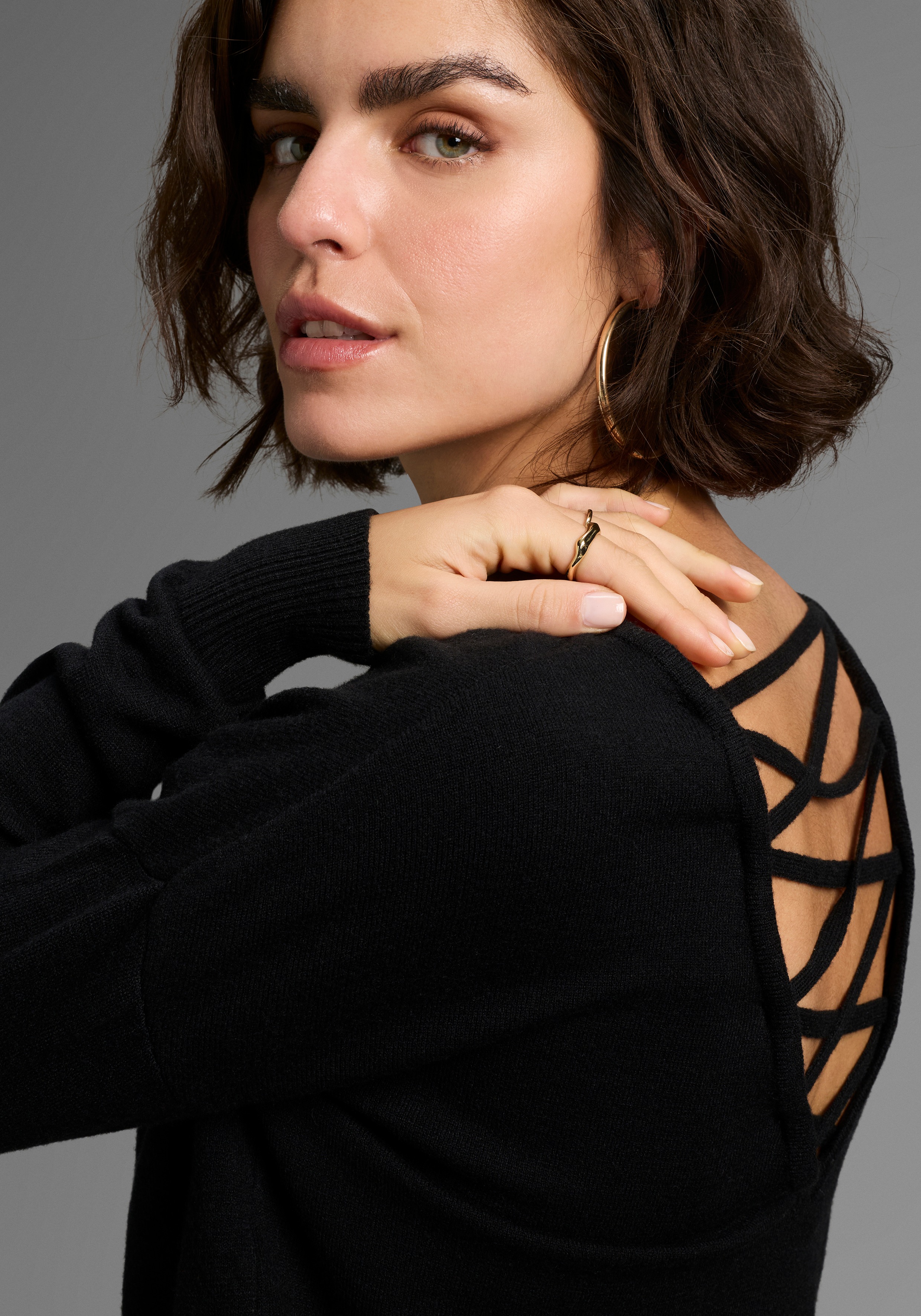 Thumbnail - Laura Scott Strickpullover, softer Übergangsstrick mit femininen Schnürdetails