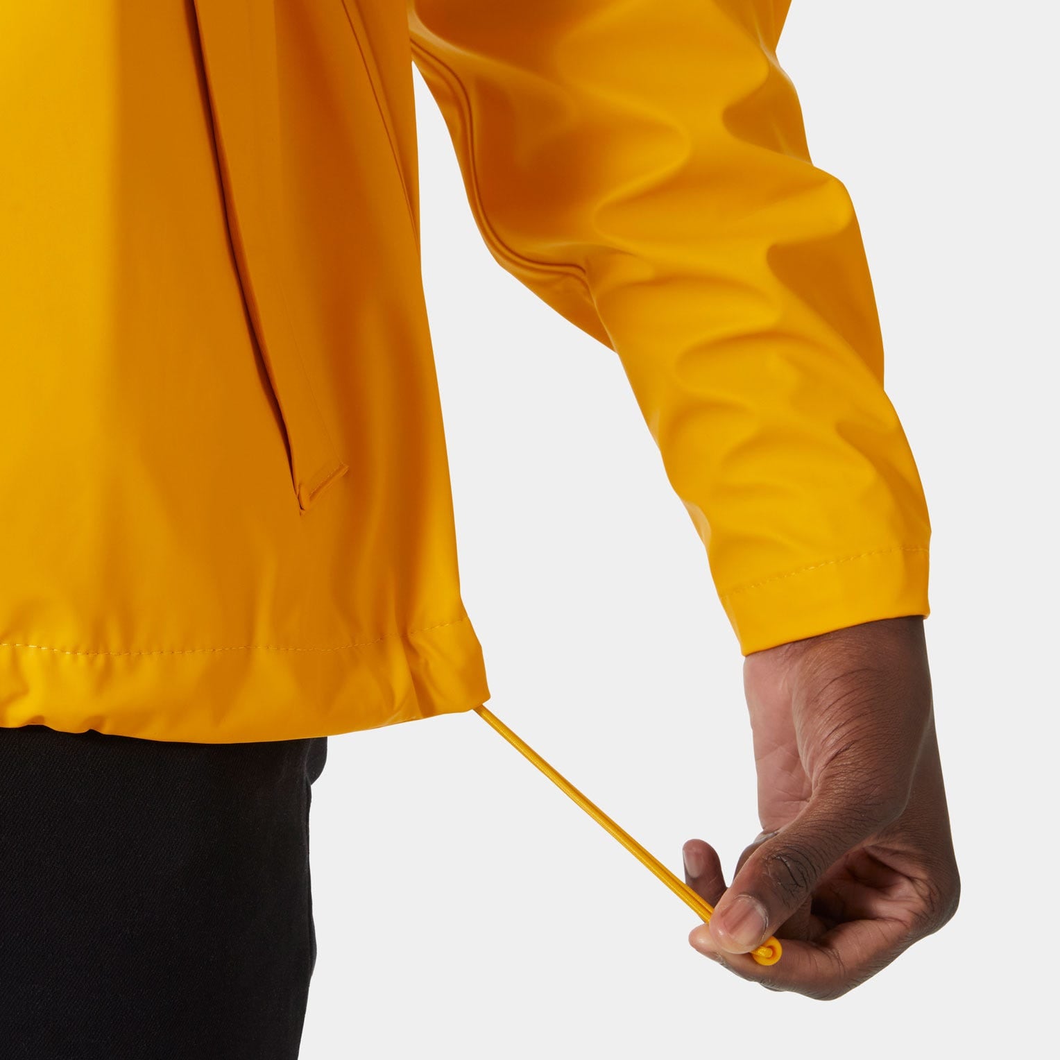 Helly Hansen Regenjacke »MOSS JACKET« mit Kapuze sportlich, mit wasserdichter Helox+®-Gewebetechnologie, winddicht