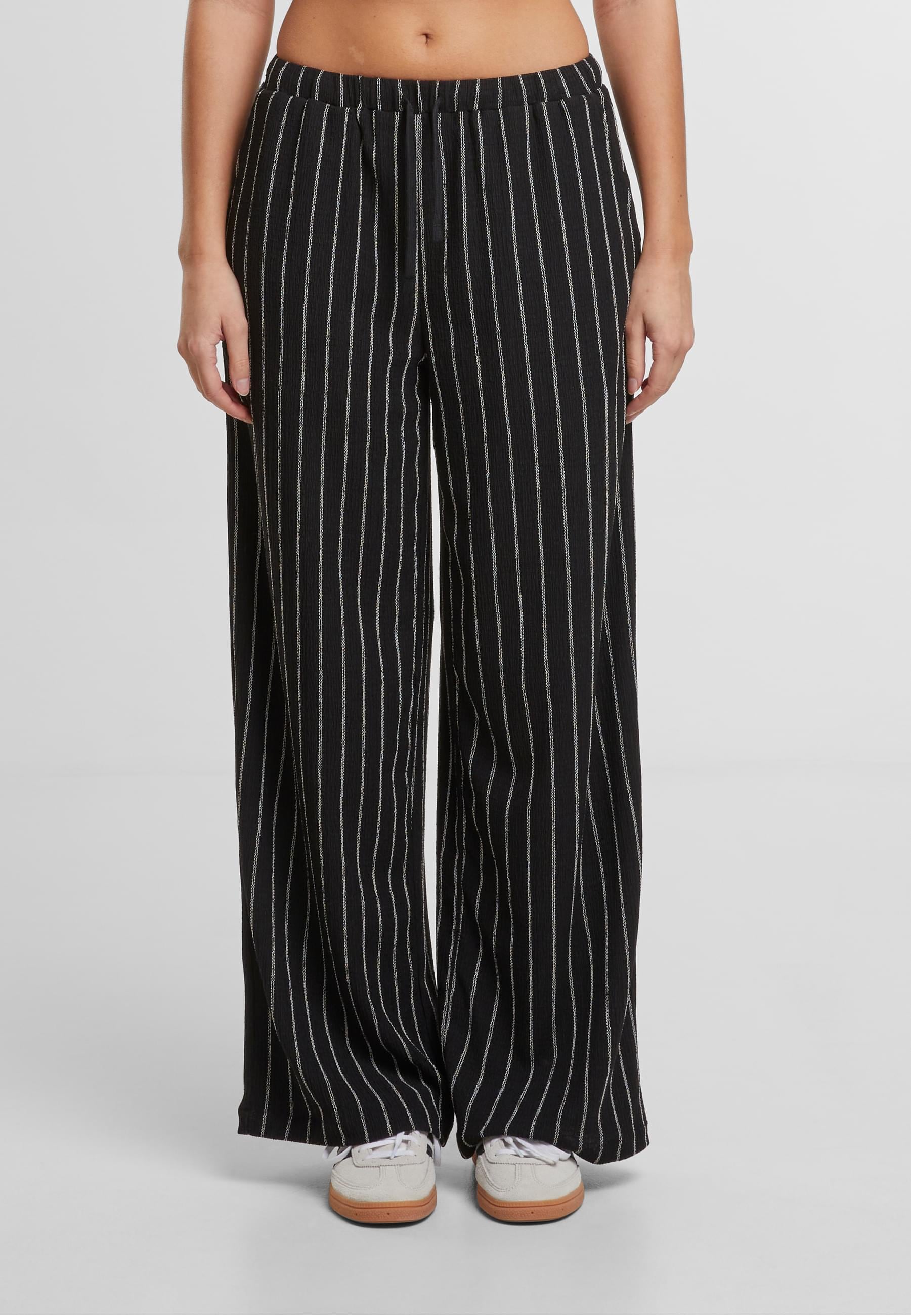 URBAN CLASSICS Stoffhose »Urban Classics Ladies Structured Striped Relaxed Fit Pants«, (1 tlg.)