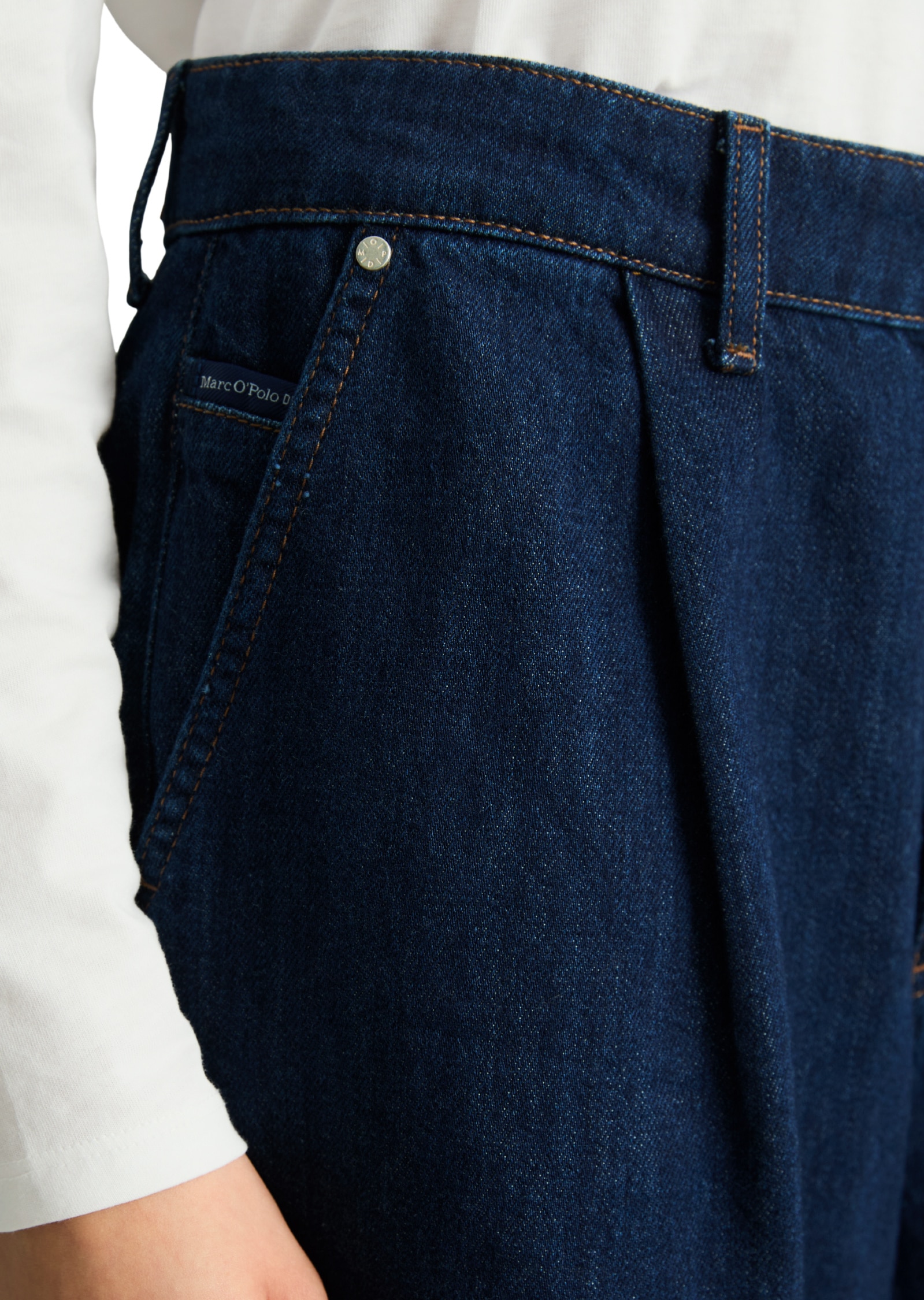 Marc O'Polo DENIM Shorts »made with Orange Fiber«