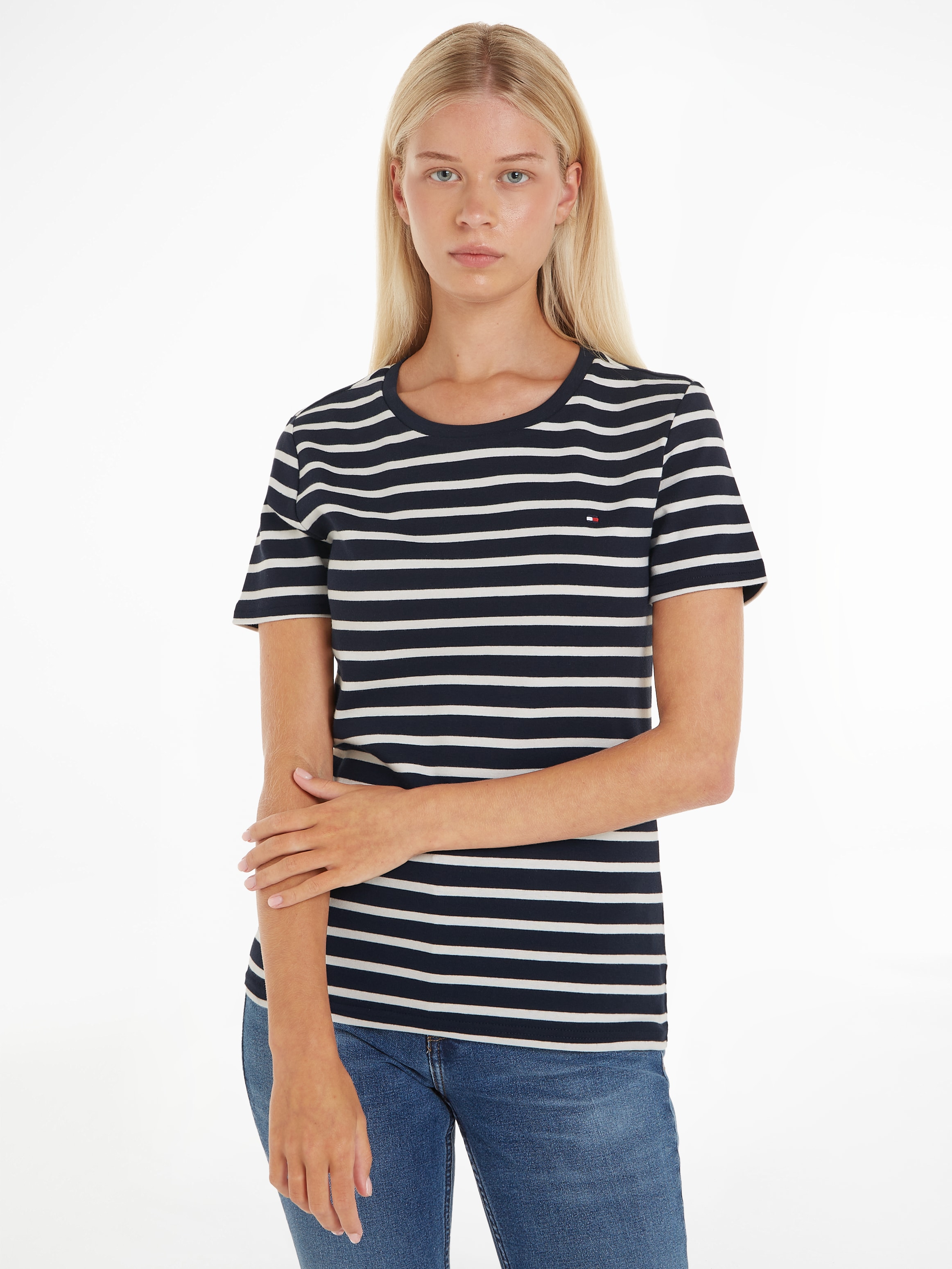 Tommy Hilfiger T-Shirt »SLIM CODY RIB C-NK SS«, mit dezenter Tommy Hilfiger Logostickerei