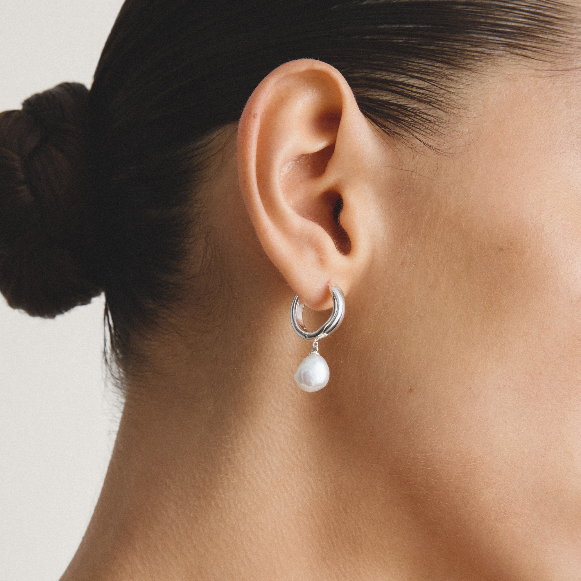 THOMAS SABO Paar Creolen »Bold Elegance Creolen Perlen« mit Süßwasserzuchtperle