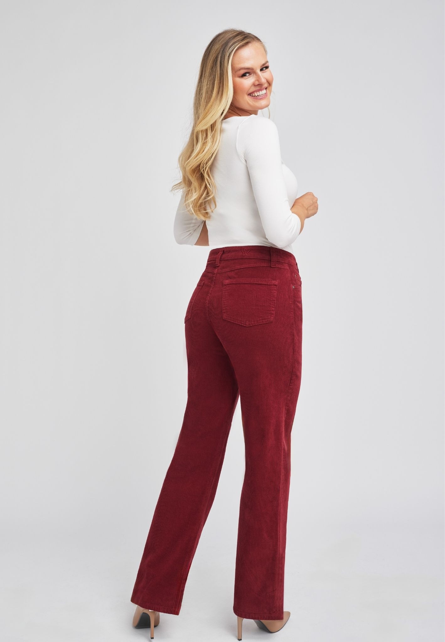 wonderjeans Bequeme Jeans »Loose Fit«, mit aktuell weiten Beinverlauf