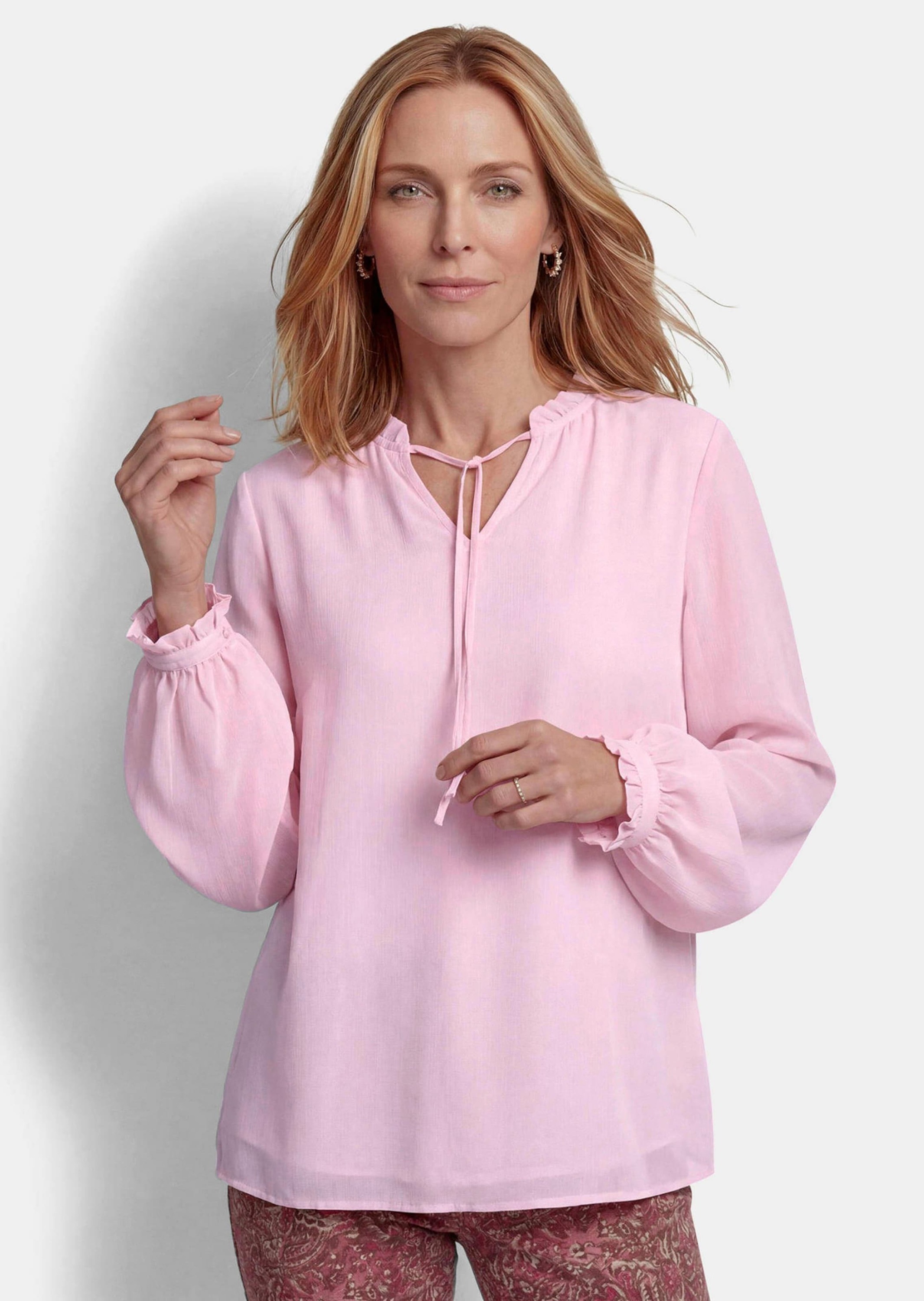 GOLDNER Schlupfbluse »Feminine Bluse mit Rüschen« Stoffbändchen am Ausschnitt