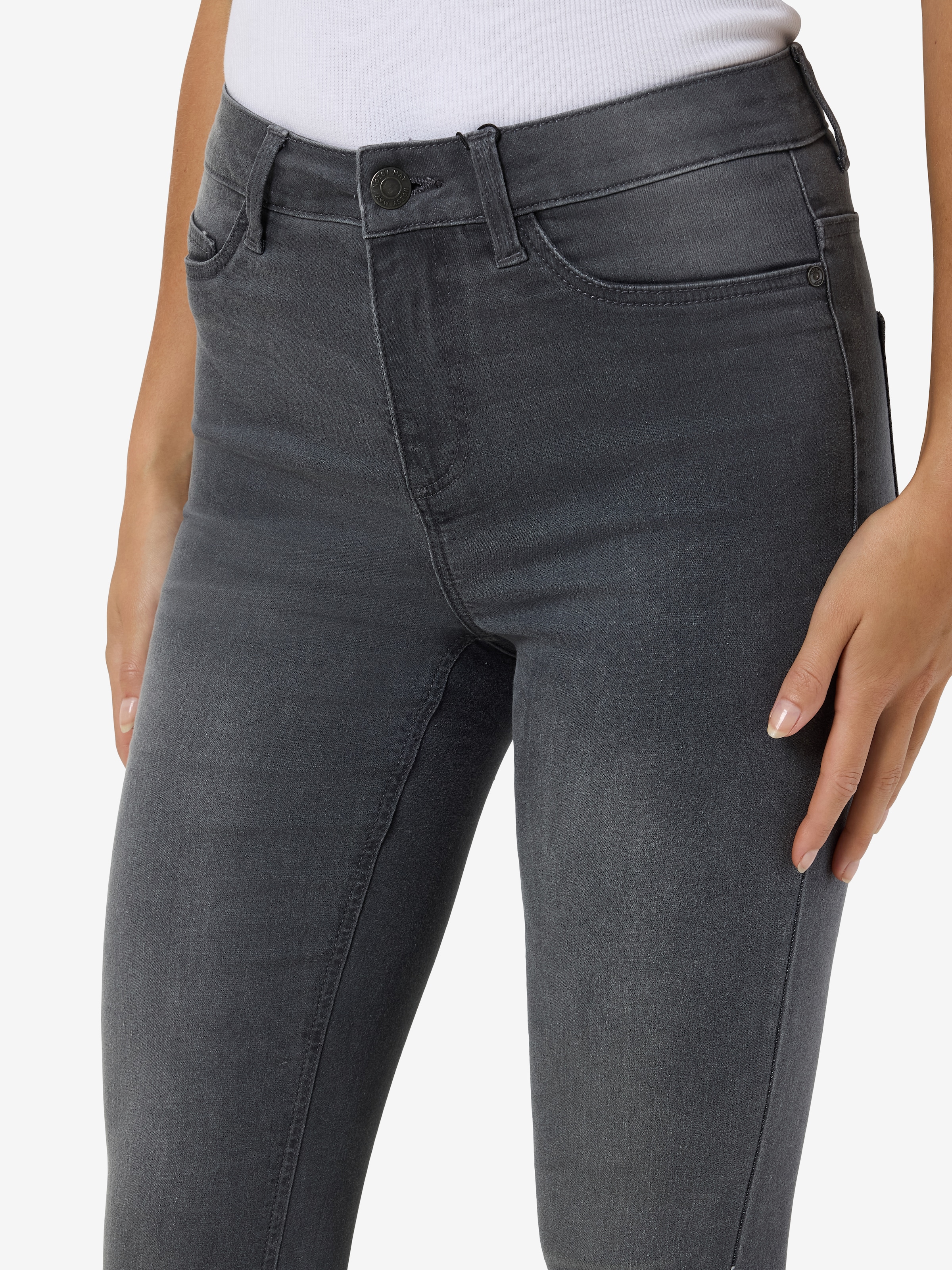 Noisy may Skinny-fit-Jeans »NMCALLIE HW SKINNY JEANS VI555MG FWD«