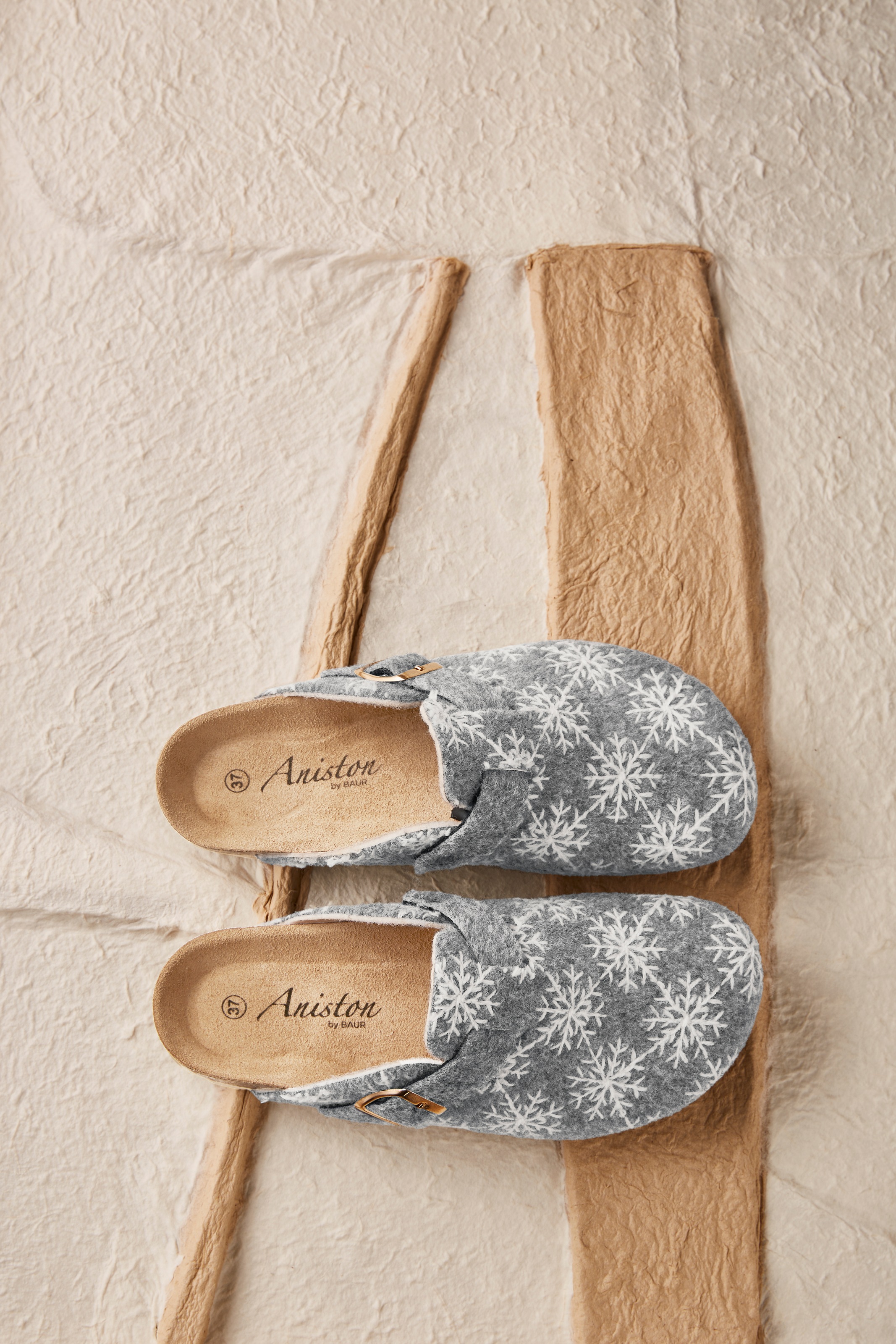 Aniston SHOES Clog, Clog, Hausschuh, Homeslipper, verstellbare Schnalle - NEUE KOLLEKTION