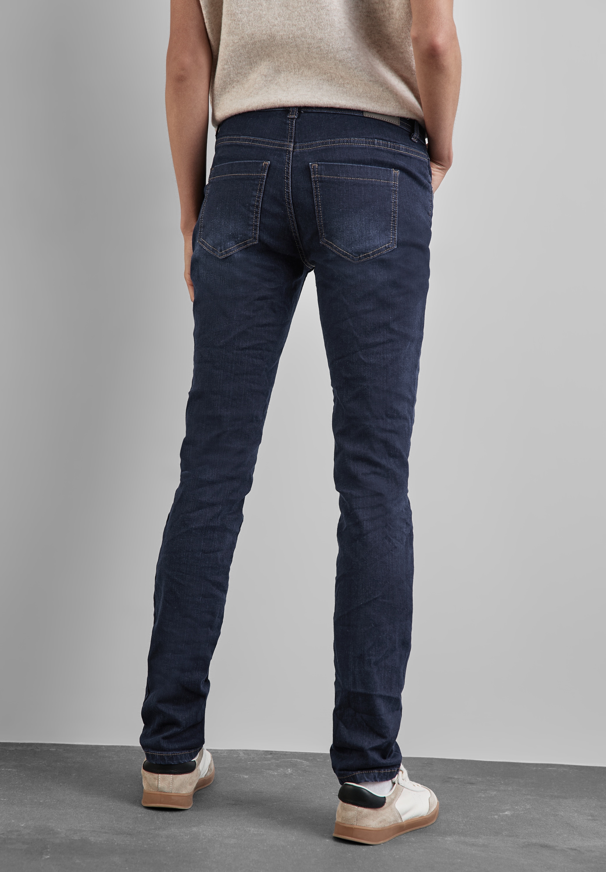 Comfort-fit-Jeans, aus Baumwolle mit Stretchanteil