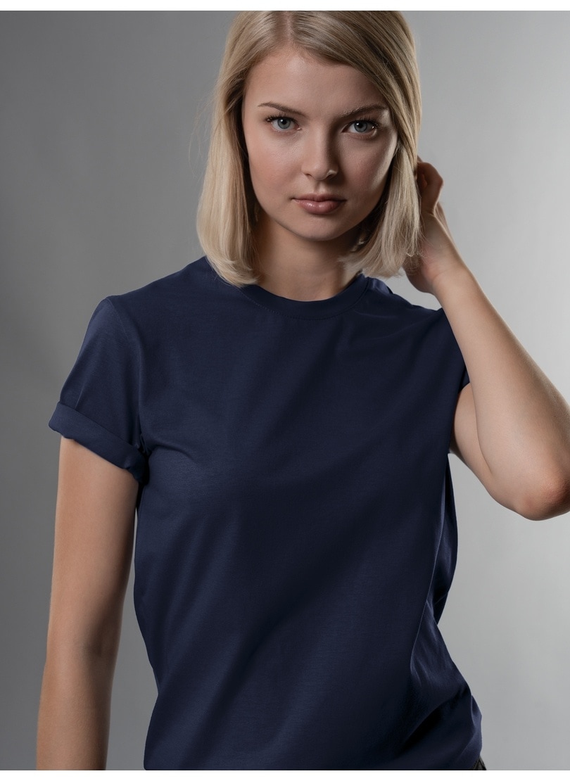 Trigema T-Shirt "TRIGEMA Slim Fit T-Shirt aus DELUXE Baumwolle" 1 Stk.