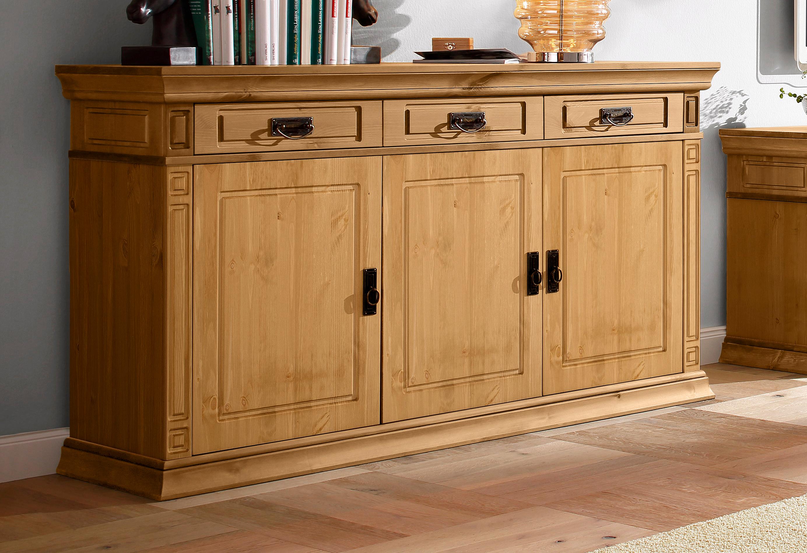 OTTO home Sideboard "Vinales, kommode 3 Schubläden, 3 Türen, 2 Einlegeböden" B/T/H: 155/39/83 cm, Messinggriffe im Jugendstil, Zierleiste und eleganter Sockel