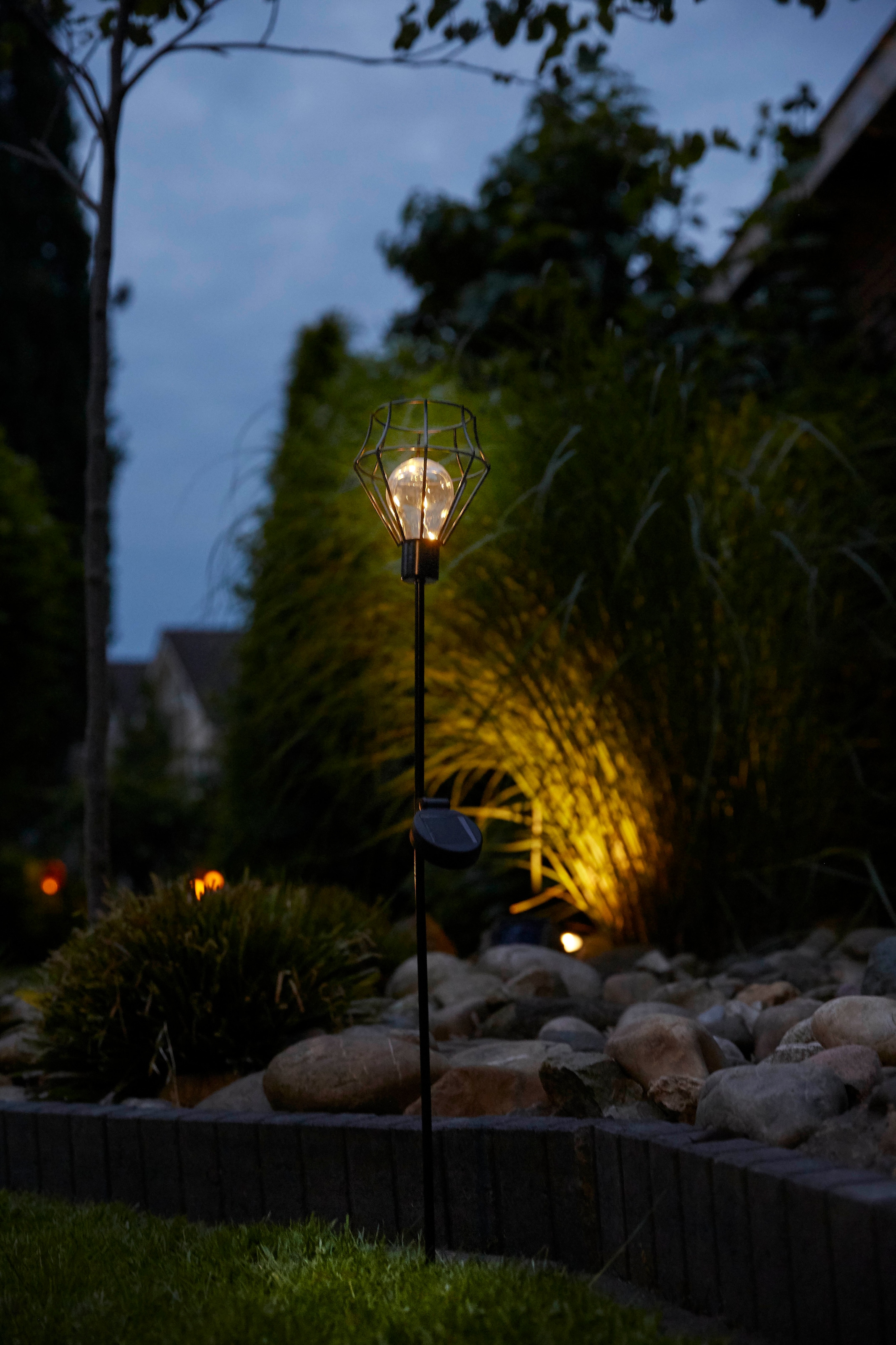 LUXFORM Gartenleuchte »Solar-Erdspieß-Gartenlampe - Pentagon - 2 Stück«, Leuchtmittel LED-Modul | LED fest integriert, Dekoratives Gartenornament