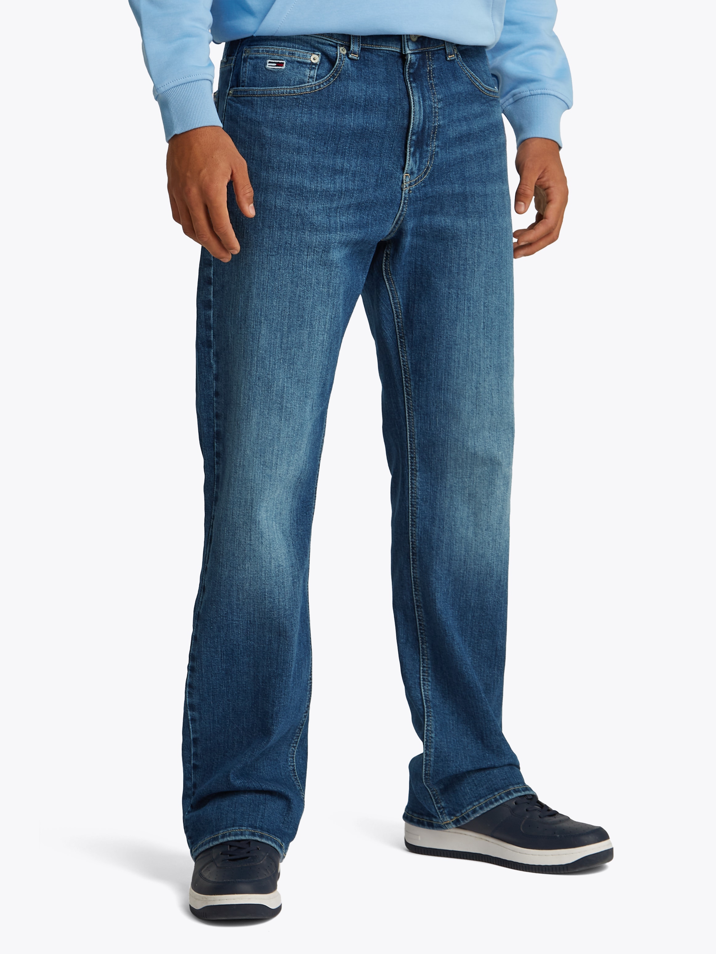 Tommy Jeans Bootcut-Jeans, in blauer Waschung