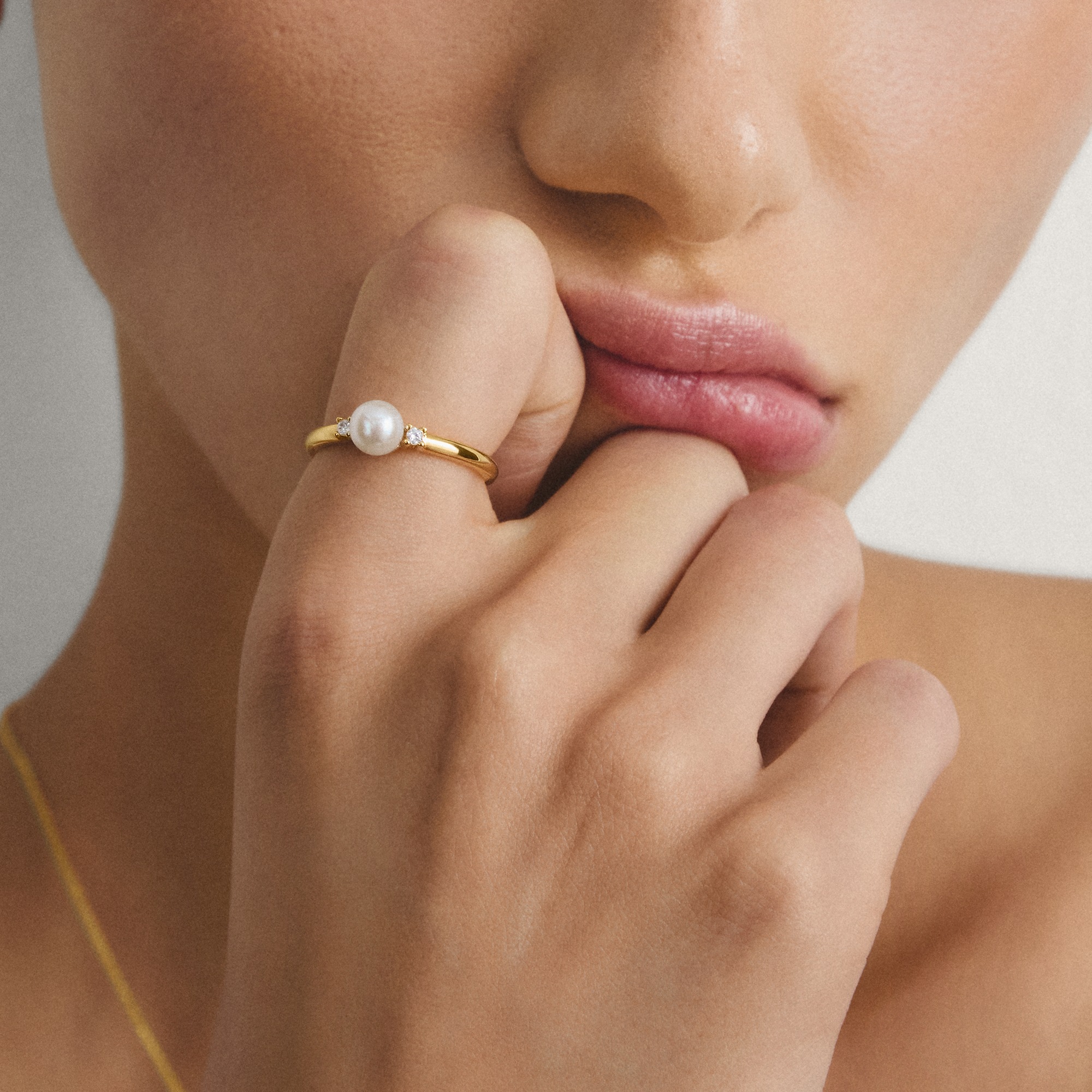 THOMAS SABO Fingerring »Ring mit Perle gelbgoldfarben« mit Zirkonia (synth.) - mit Süßwasserzuchtperle