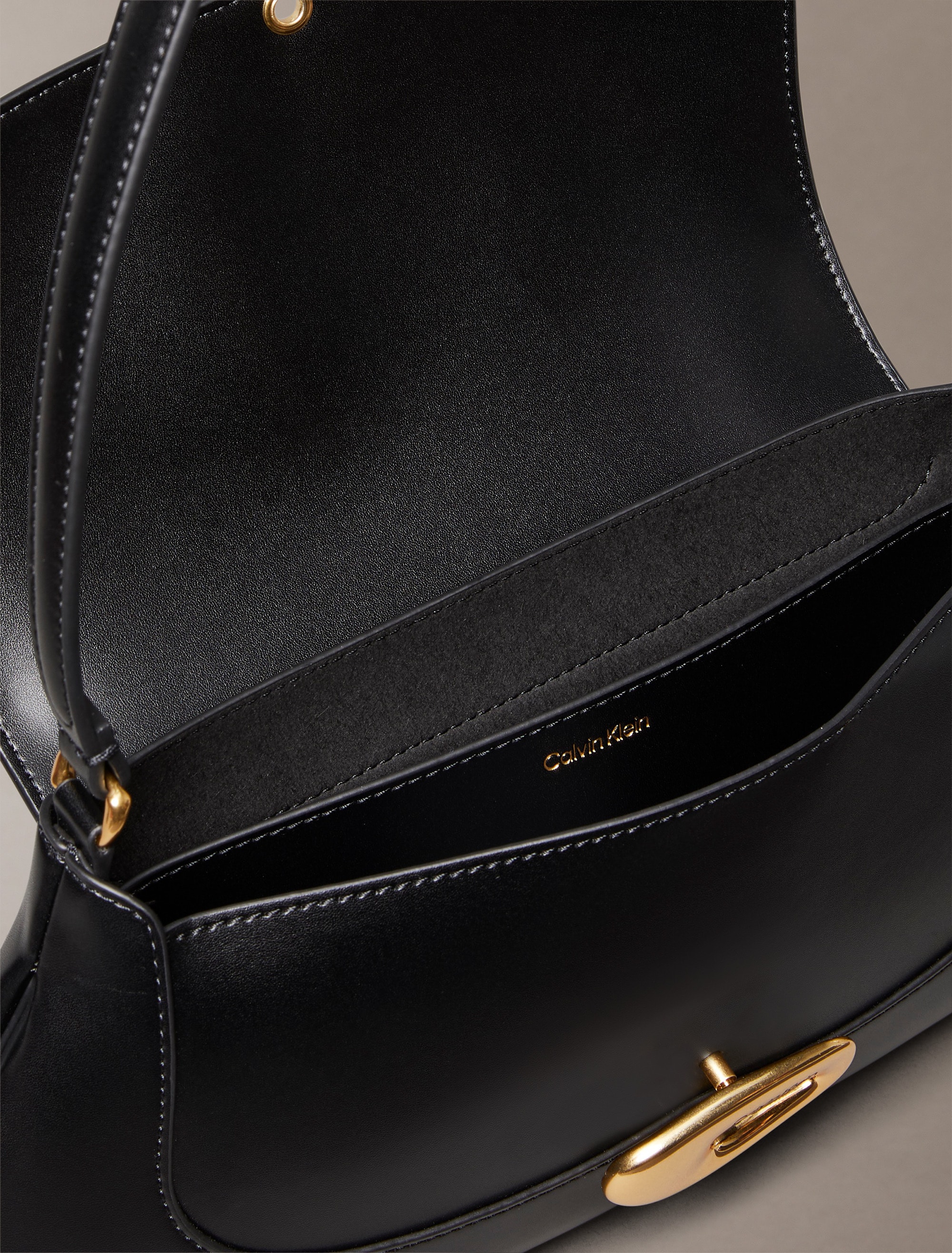 Calvin Klein Schultertasche »HARDWARE FLAP SHOULDER BAG«