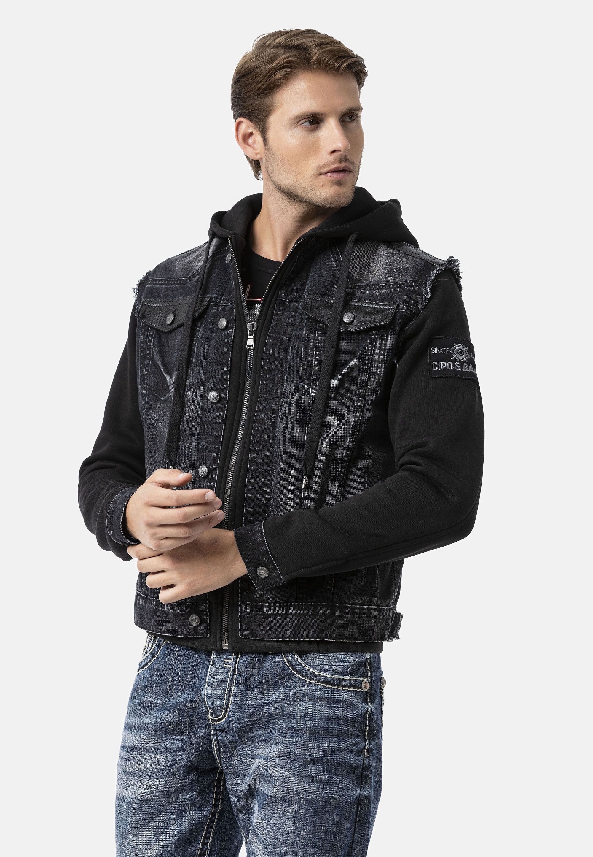 Cipo & Baxx Jeansjacke »CJ307« mit Kapuze Abgerundet mit metallischen Details