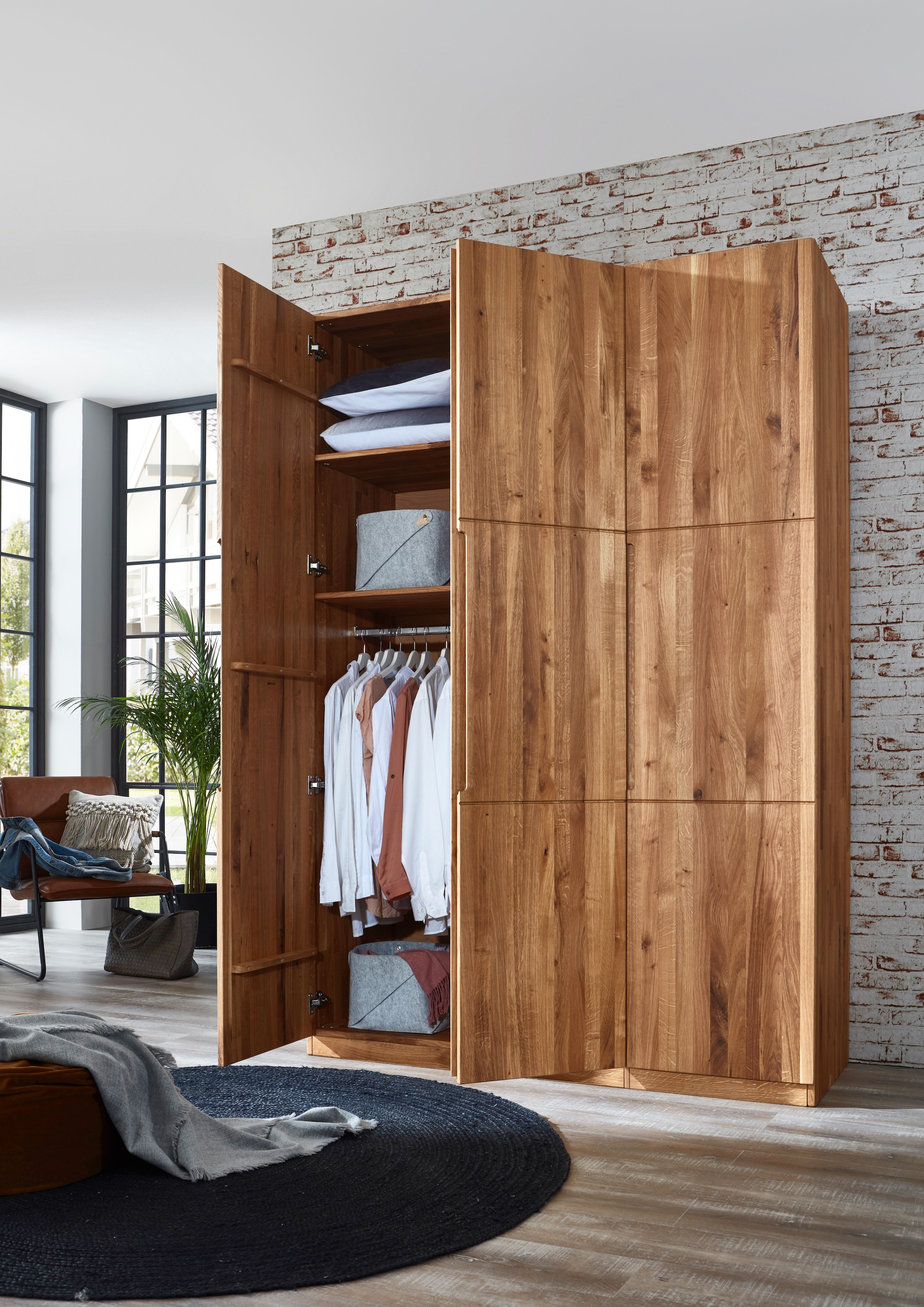 Home affaire Kleiderschrank »Azelie, aus Wildeiche«, Massivholz-Kleiderschrank, im 50 cm Raster planbar