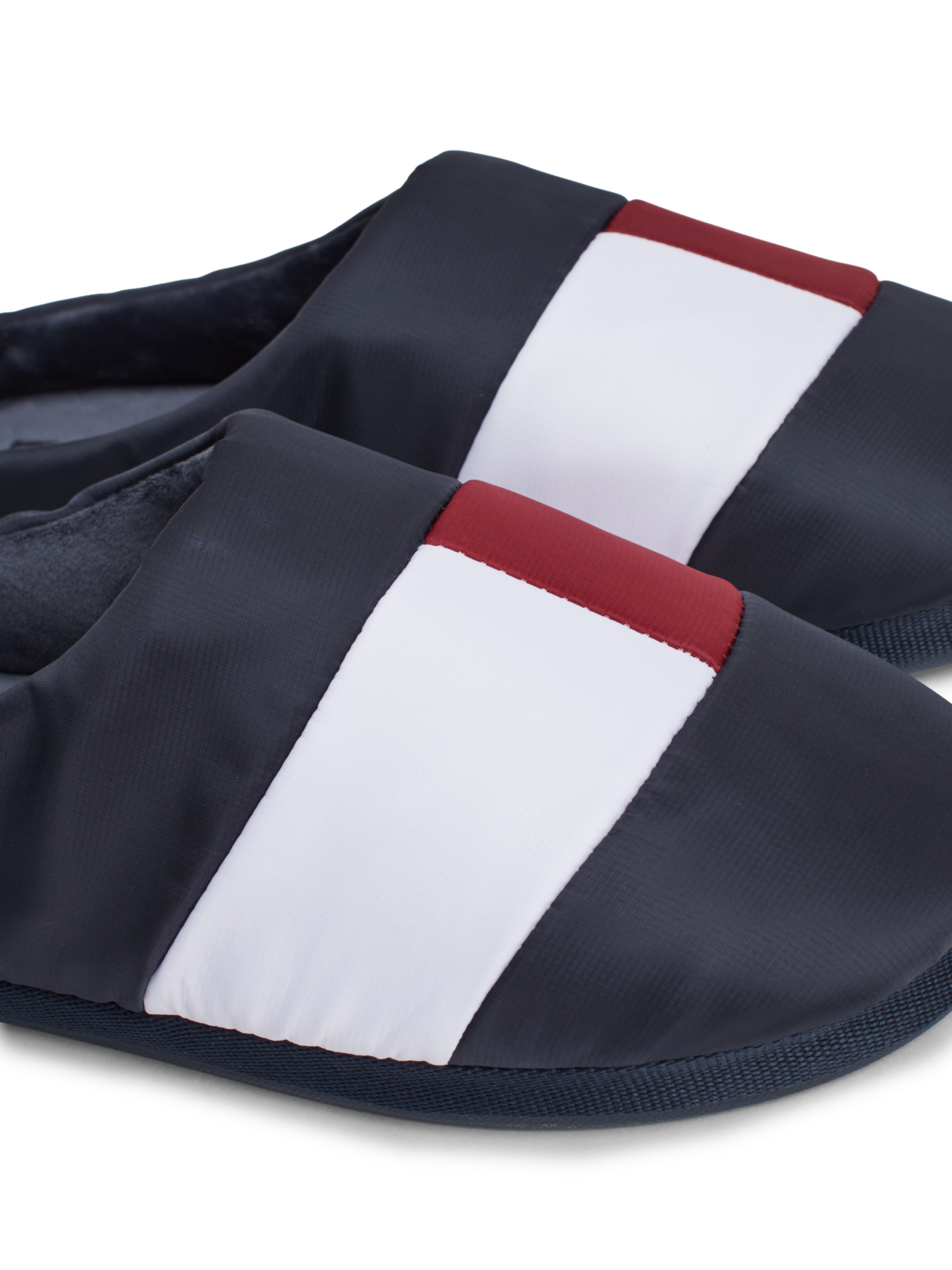 Tommy Hilfiger Pantoffel »HILFIGER NYLON FLAG HOUSE SHOE«, Casualmode, Schlupfschuh, Hausschuh mit Kontrastbesatz