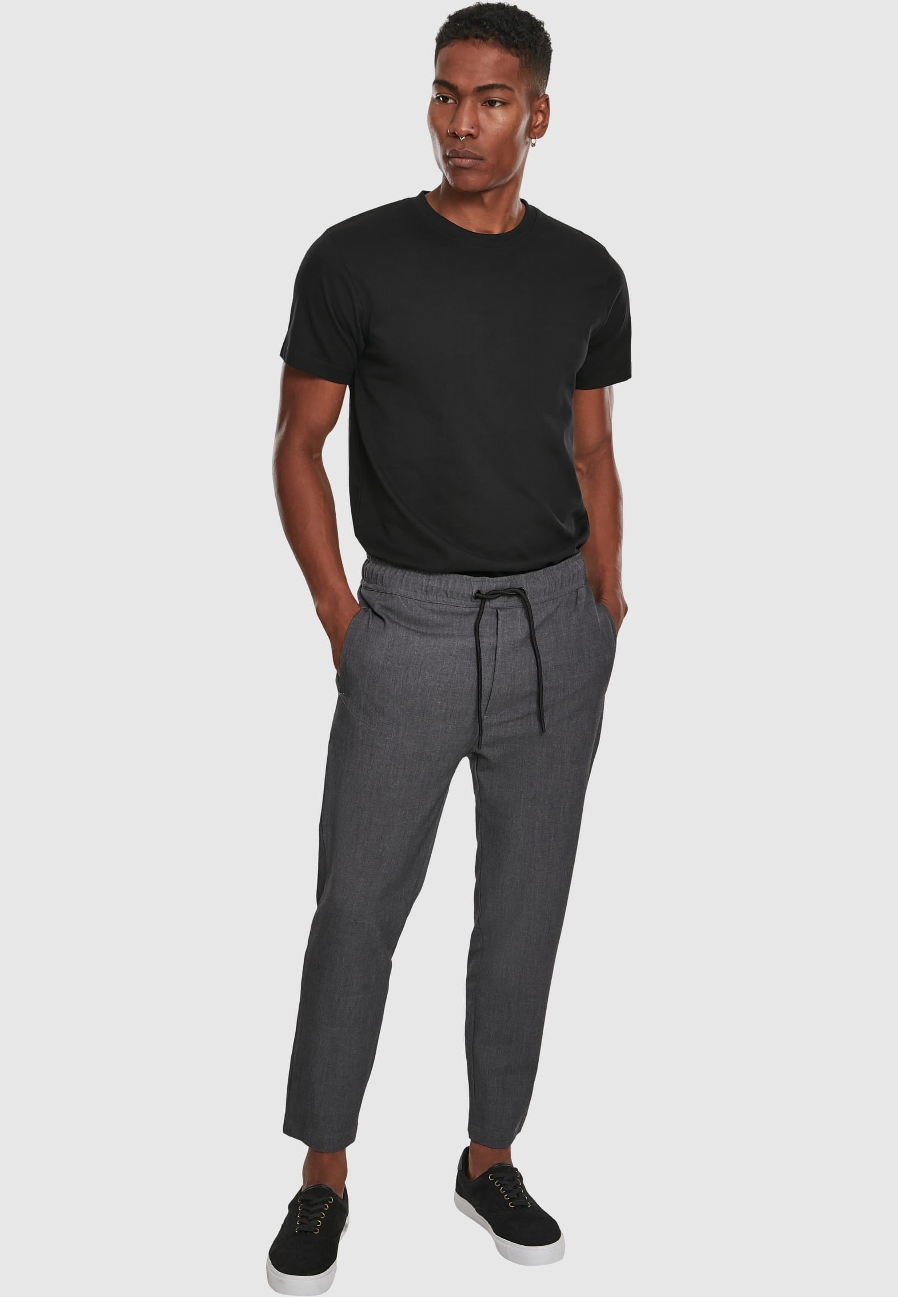 URBAN CLASSICS Jogginghose »Urban Classics Herren Comfort Cropped Pants«, (1 tlg.)