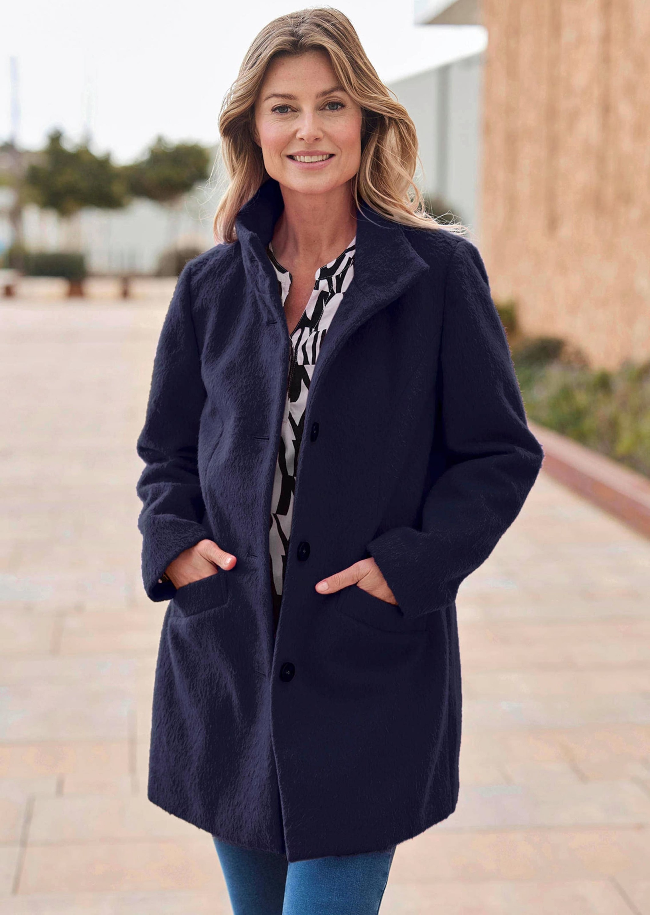 Thumbnail - GOLDNER Langmantel "Kurzgröße Stepp-Winterjacke mit Kapuze" Mit hochwertigem Twillfutter