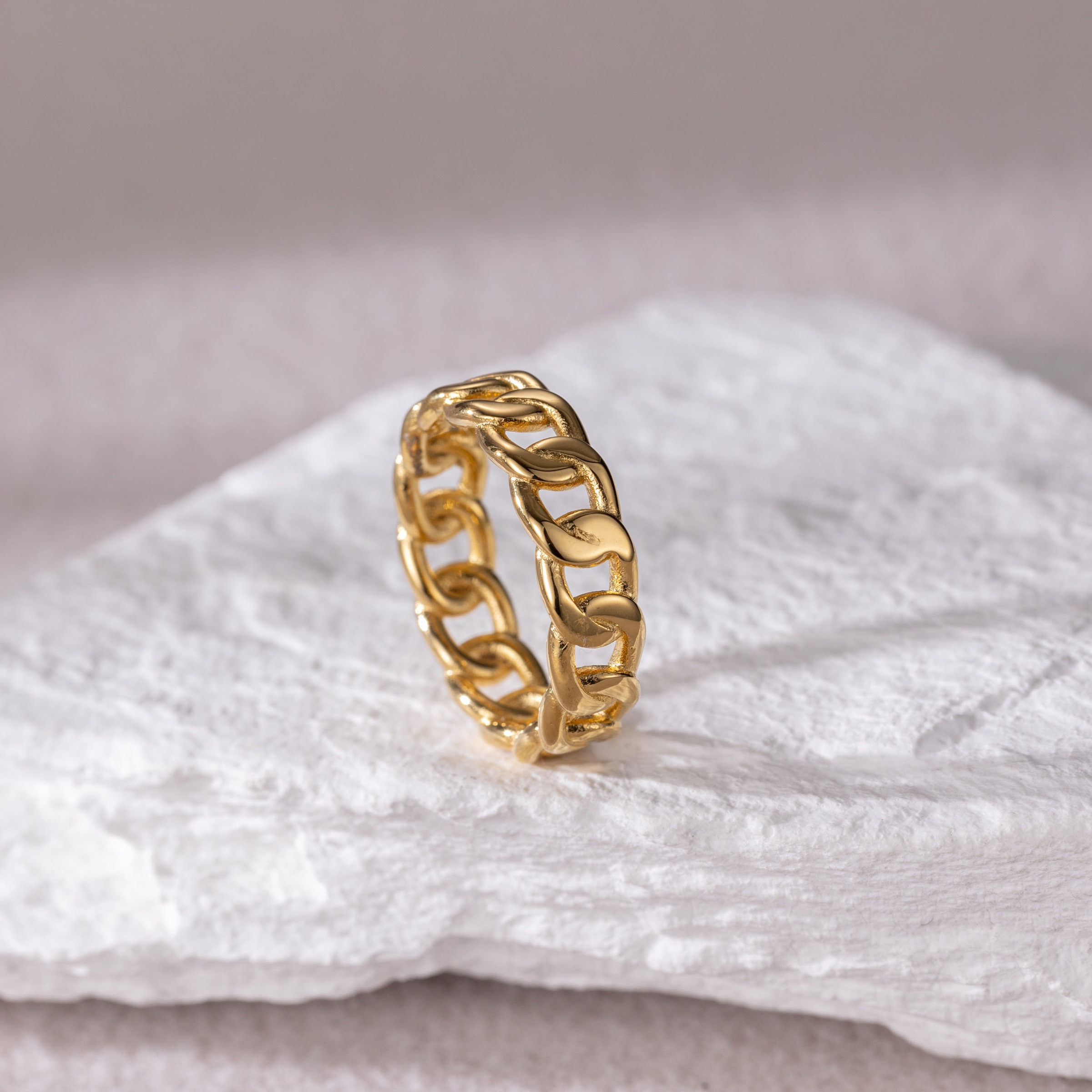 Firetti Fingerring »Schmuck Geschenk Edelstahl Ring Damenring Herrenring Panzerkette Color«