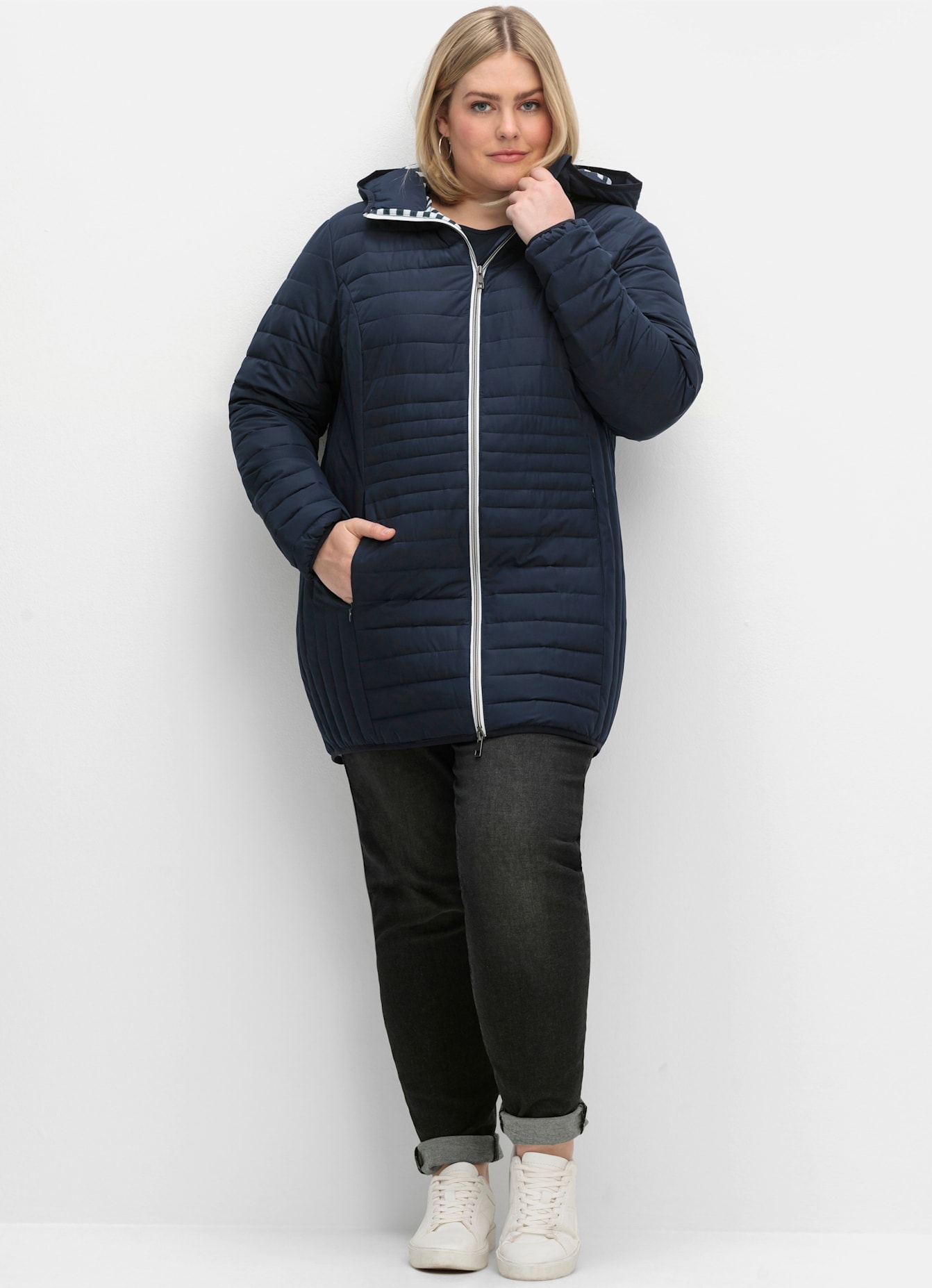 Sheego Steppjacke, mit Kapuze günstig online kaufen