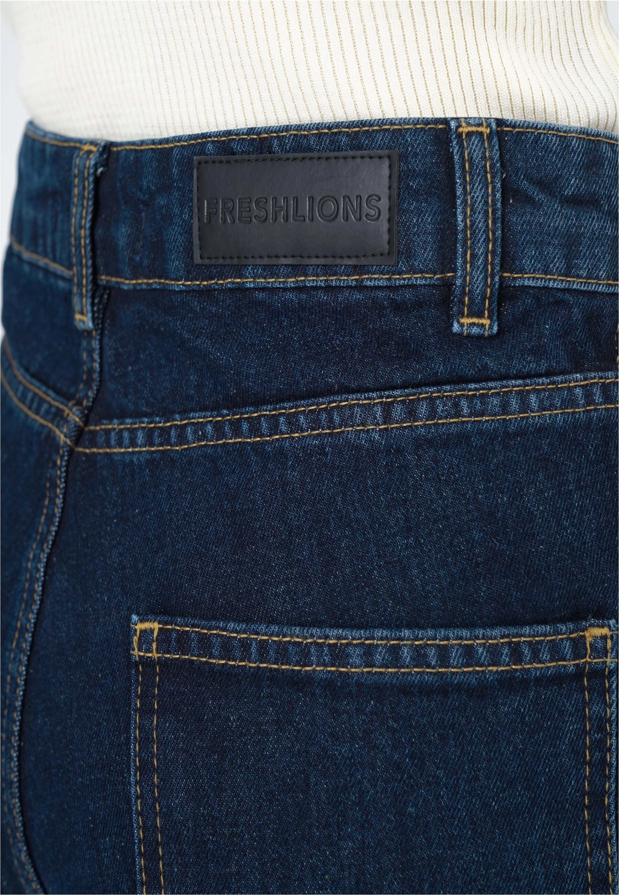 freshlions Bequeme Jeans »Silvia«, (1 tlg.), mit stylischer 7/8-Länge