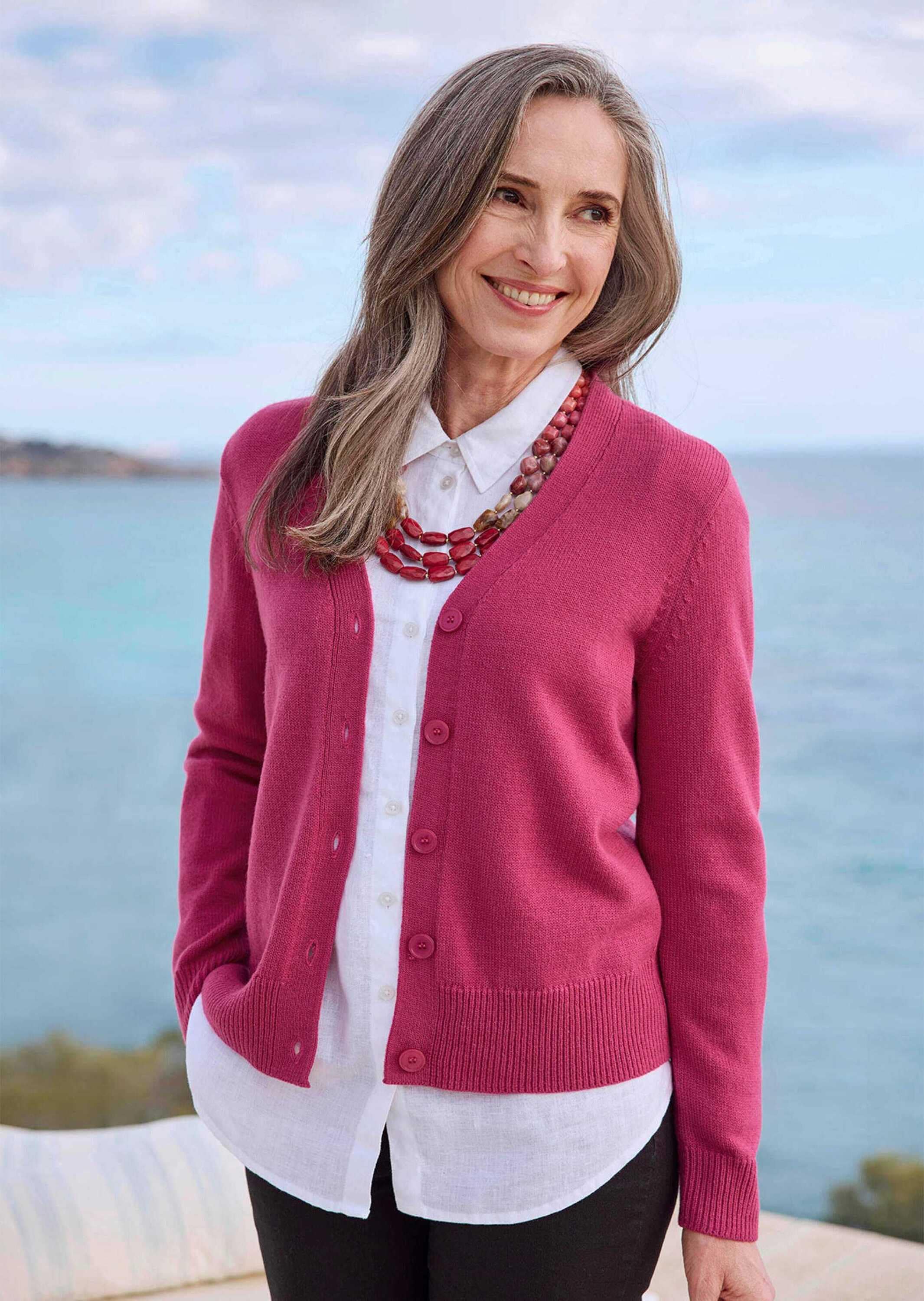 GOLDNER Strickjacke »Kurzgröße Cardigan mit großen Knöpfen«