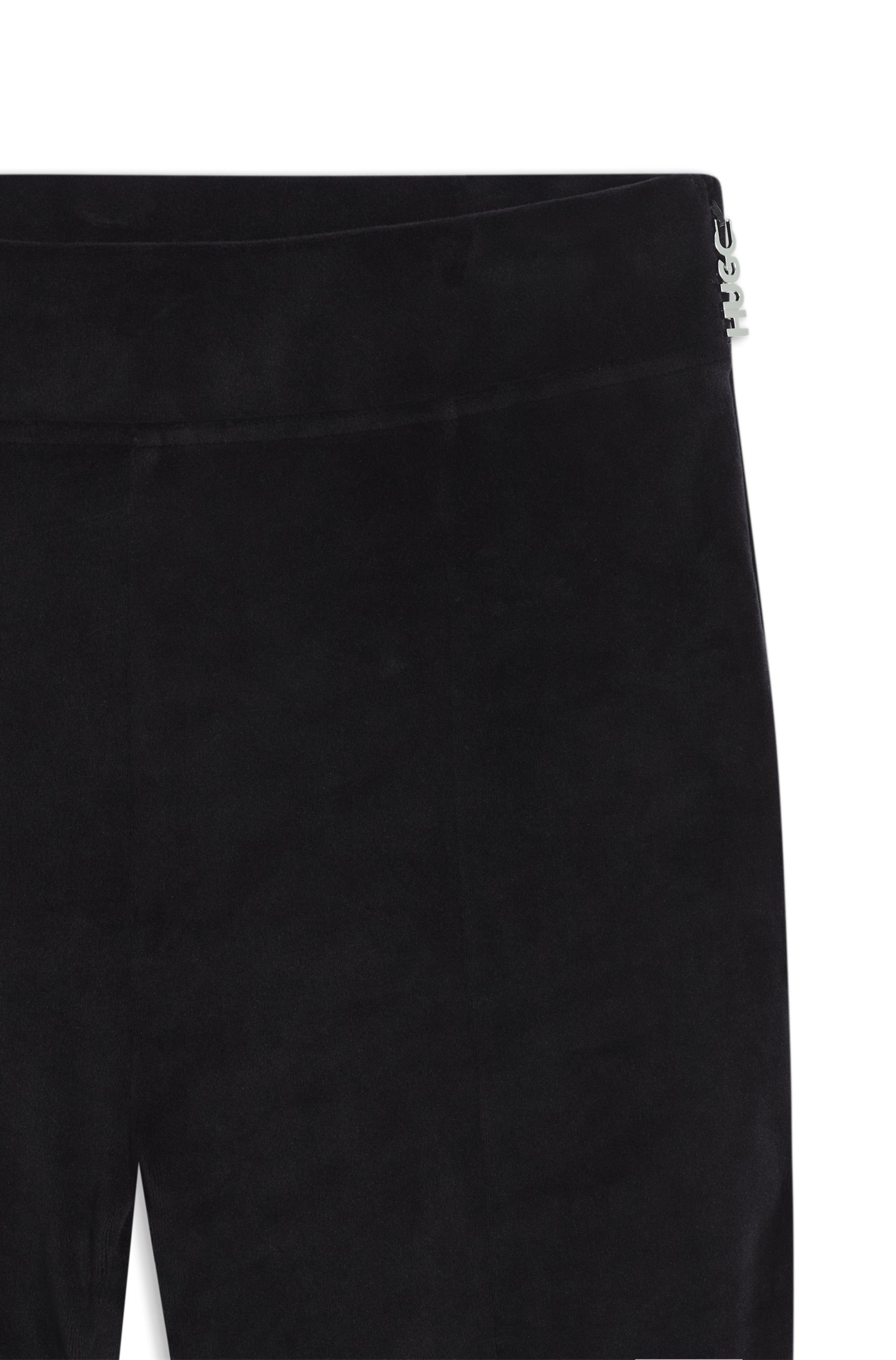 HUGO Samthose »Nucutey«  mit Schlitz vorn am Saum, Flared Fit