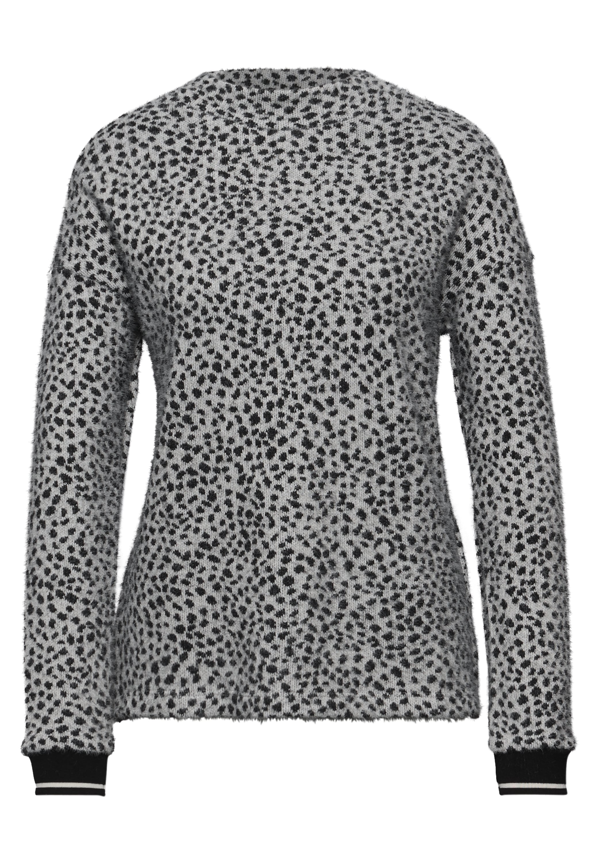 STREET ONE Langarmshirt im angesagten Leo-Look